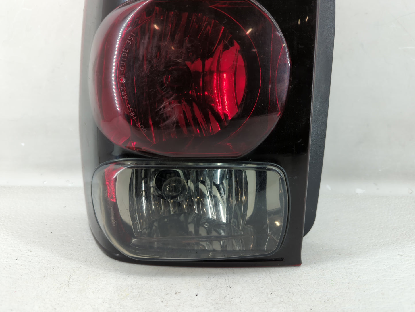 2002-2006 Chevrolet Trailblazer Ext Tail Light Assembly Driver Left OEM P/N:16530277 Fits OEM Used Auto Parts - Oemusedautop