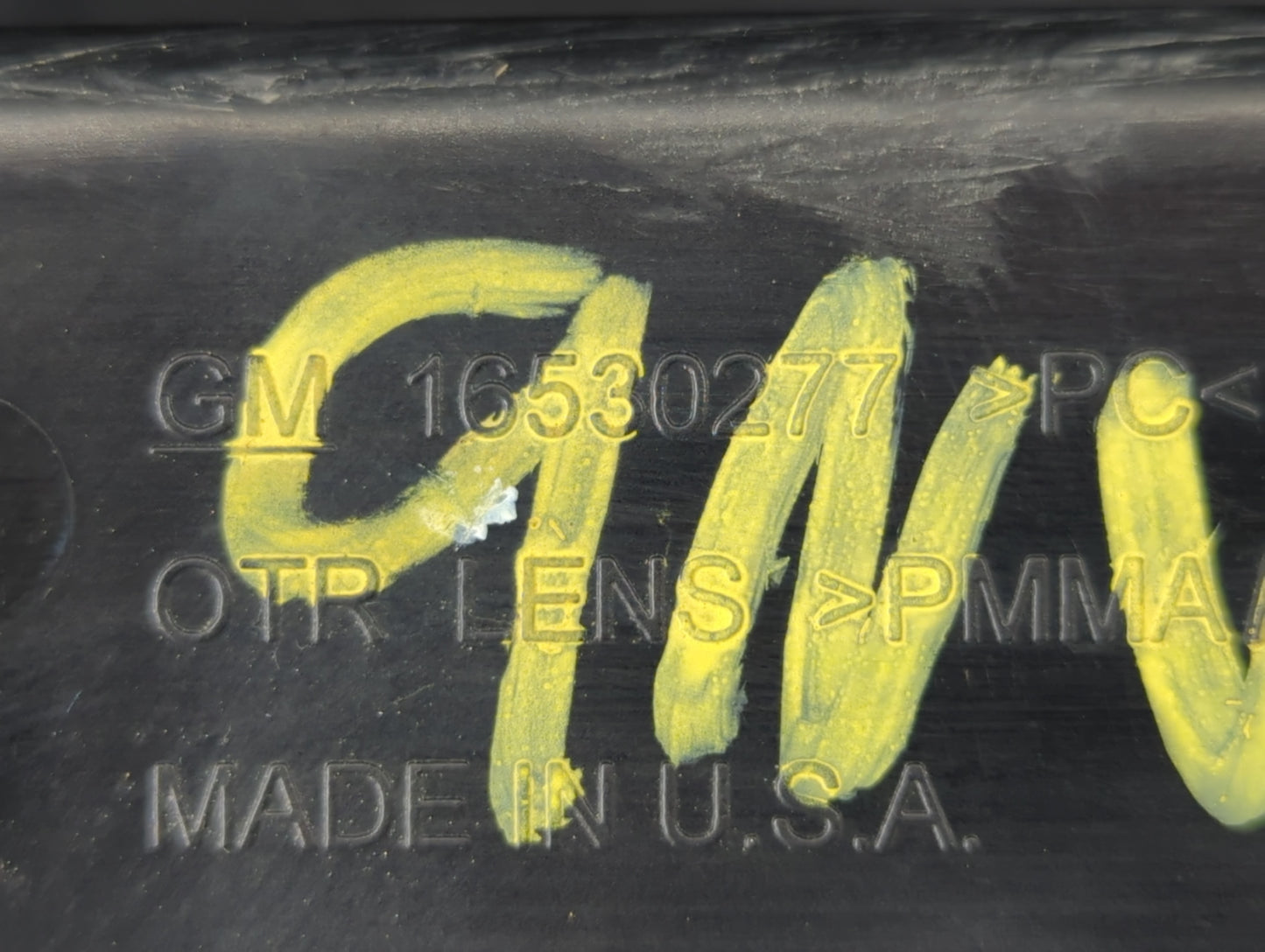 2002-2006 Chevrolet Trailblazer Ext Tail Light Assembly Driver Left OEM P/N:16530277 Fits OEM Used Auto Parts - Oemusedautop