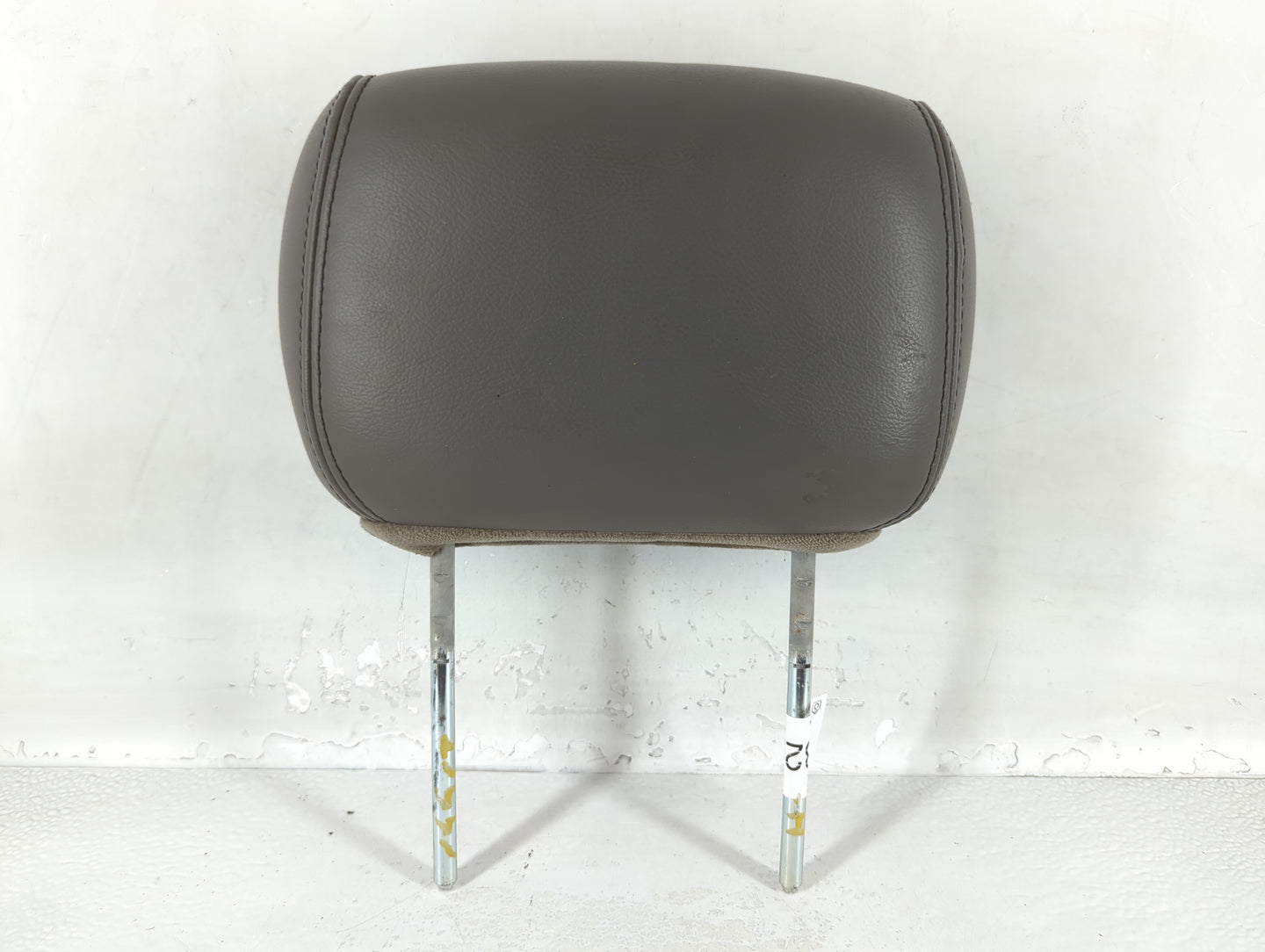 2004 Trailblazer Ext Headrest Head Rest Front Driver Passenger Seat - Oemusedautoparts1.com