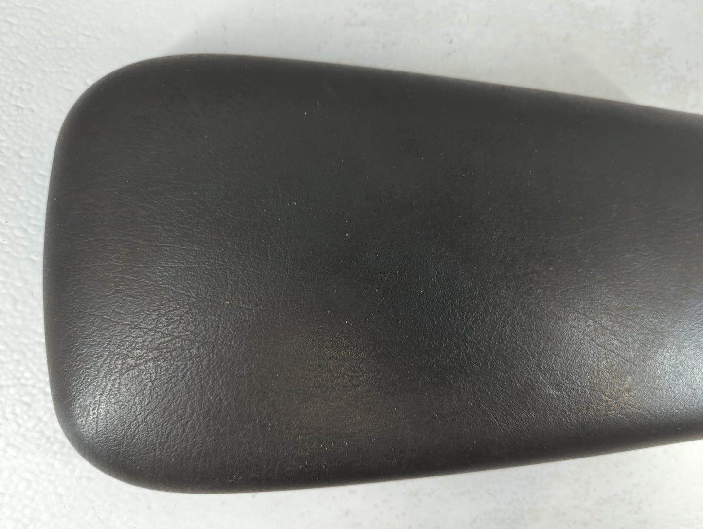 2004 Chevrolet Trailblazer Ext Center Console Armrest Cover Lid Fits OEM Used Auto Parts - Oemusedautoparts1.com