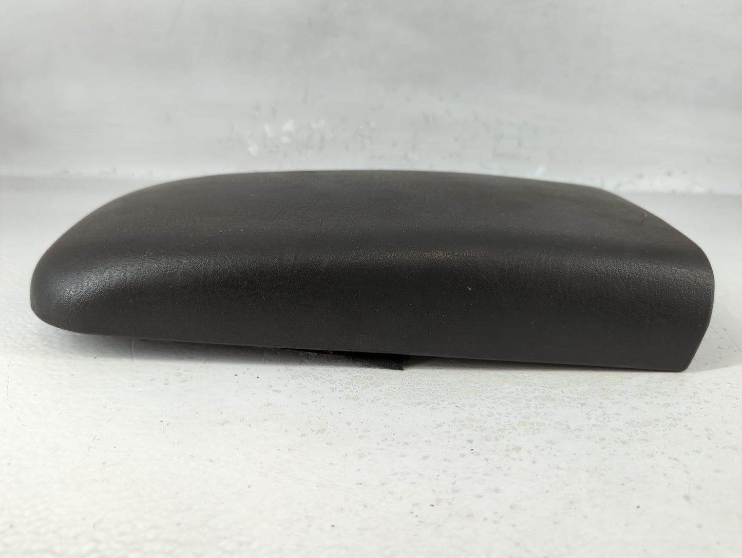 2004 Chevrolet Trailblazer Ext Center Console Armrest Cover Lid Fits OEM Used Auto Parts - Oemusedautoparts1.com