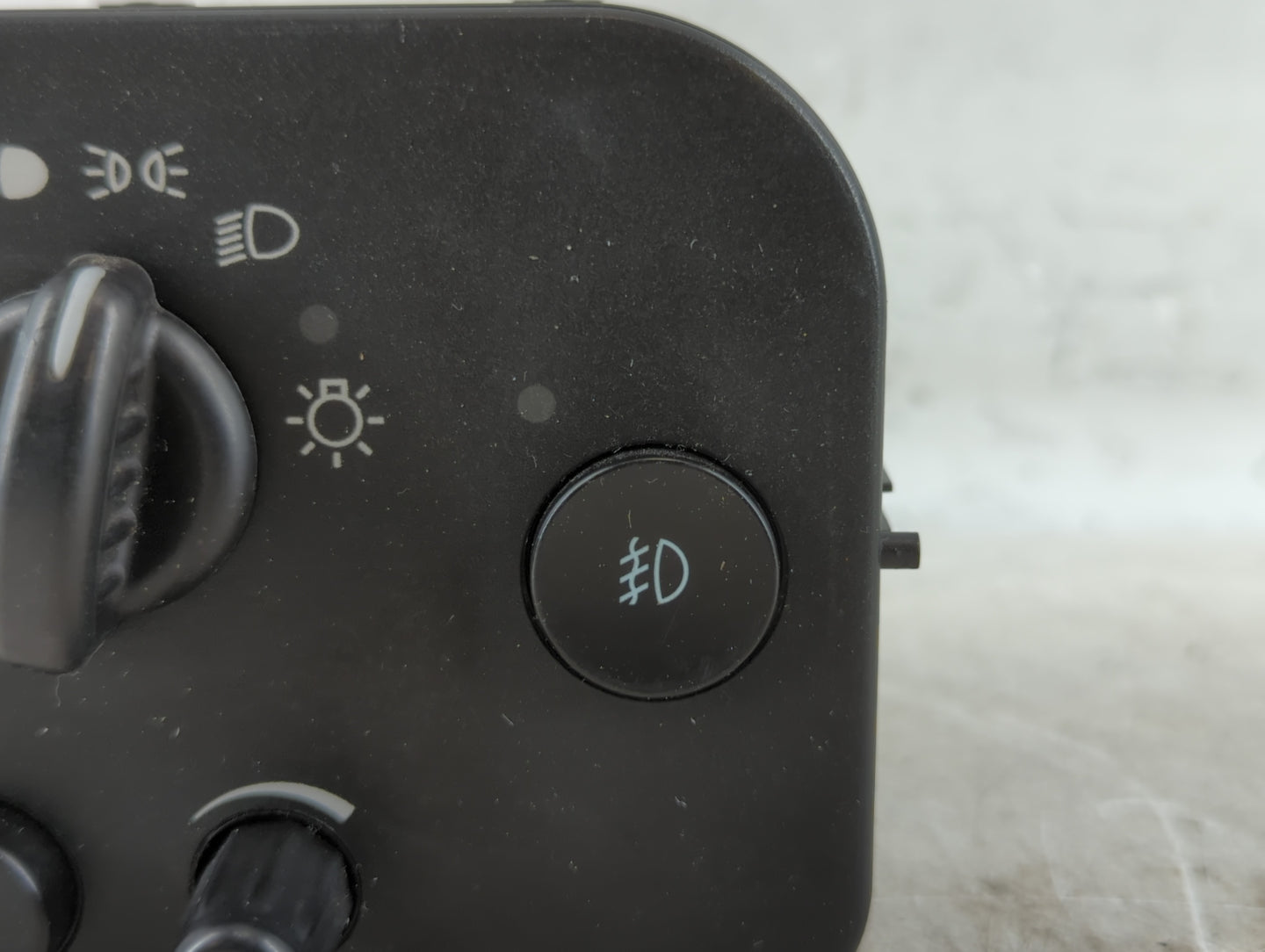 2004 Chevrolet Trail Blazer Headlight Head Light Switch Lamp Control - Oemusedautoparts1.com