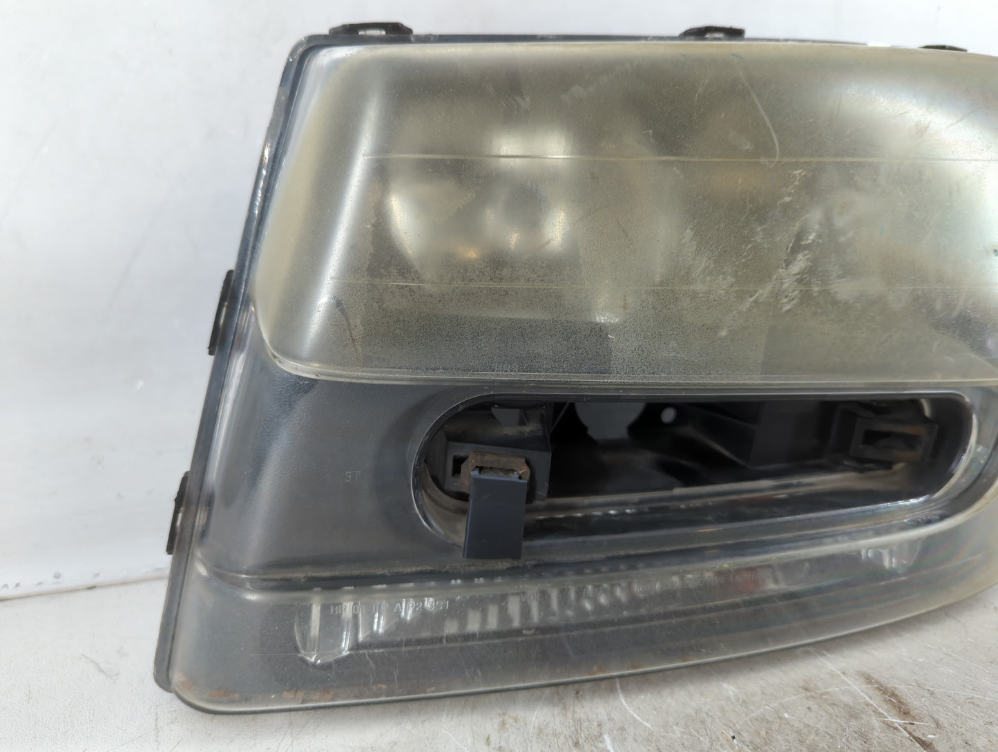 Chevrolet Trail Blazer Driver Left Oem Head Light Headlight Lamp - Oemusedautoparts1.com
