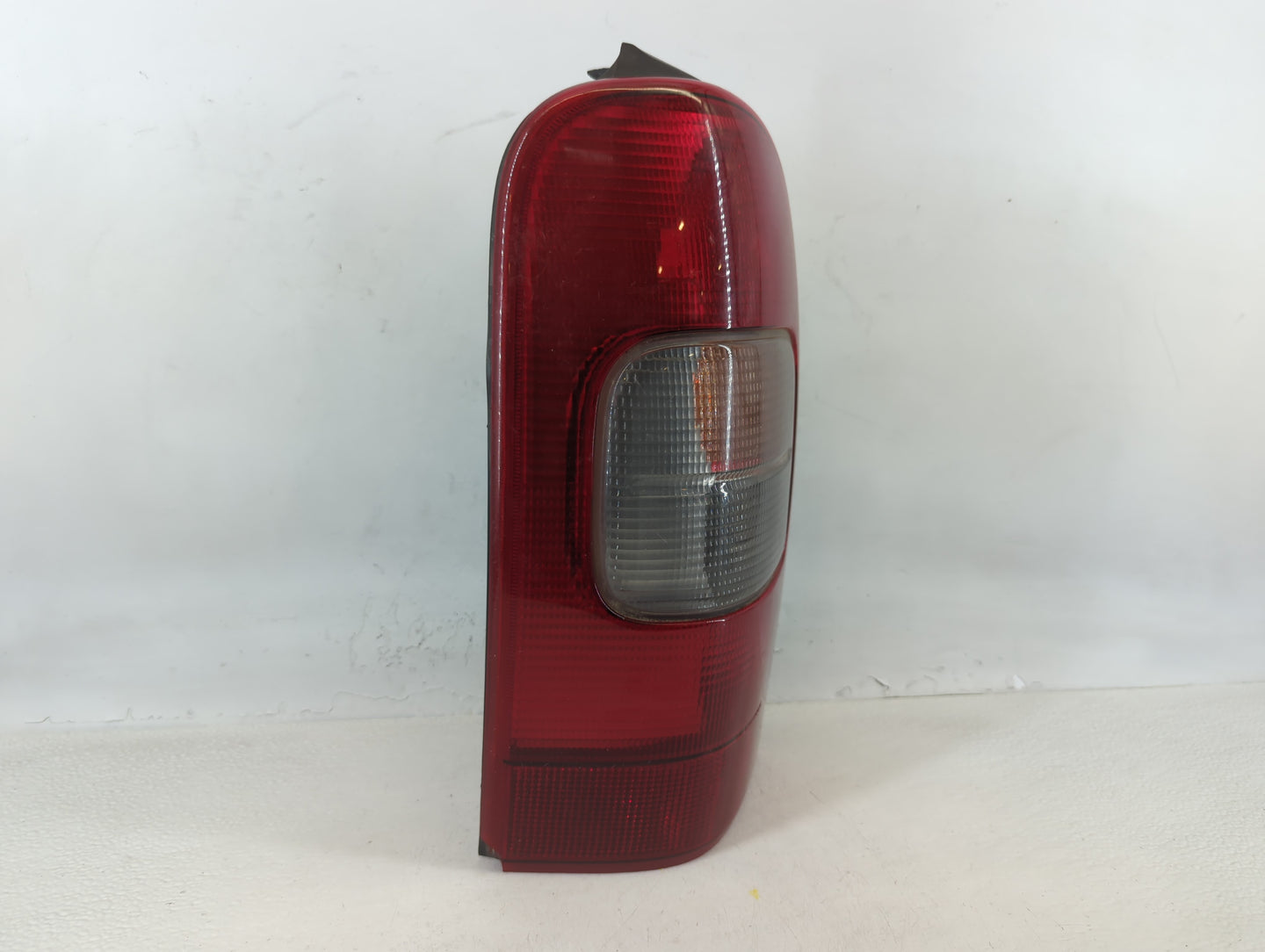 1997-2005 Chevrolet Venture Tail Light Assembly Driver Left OEM P/N:10432599 Fits OEM Used Auto Parts - Oemusedautoparts1.co