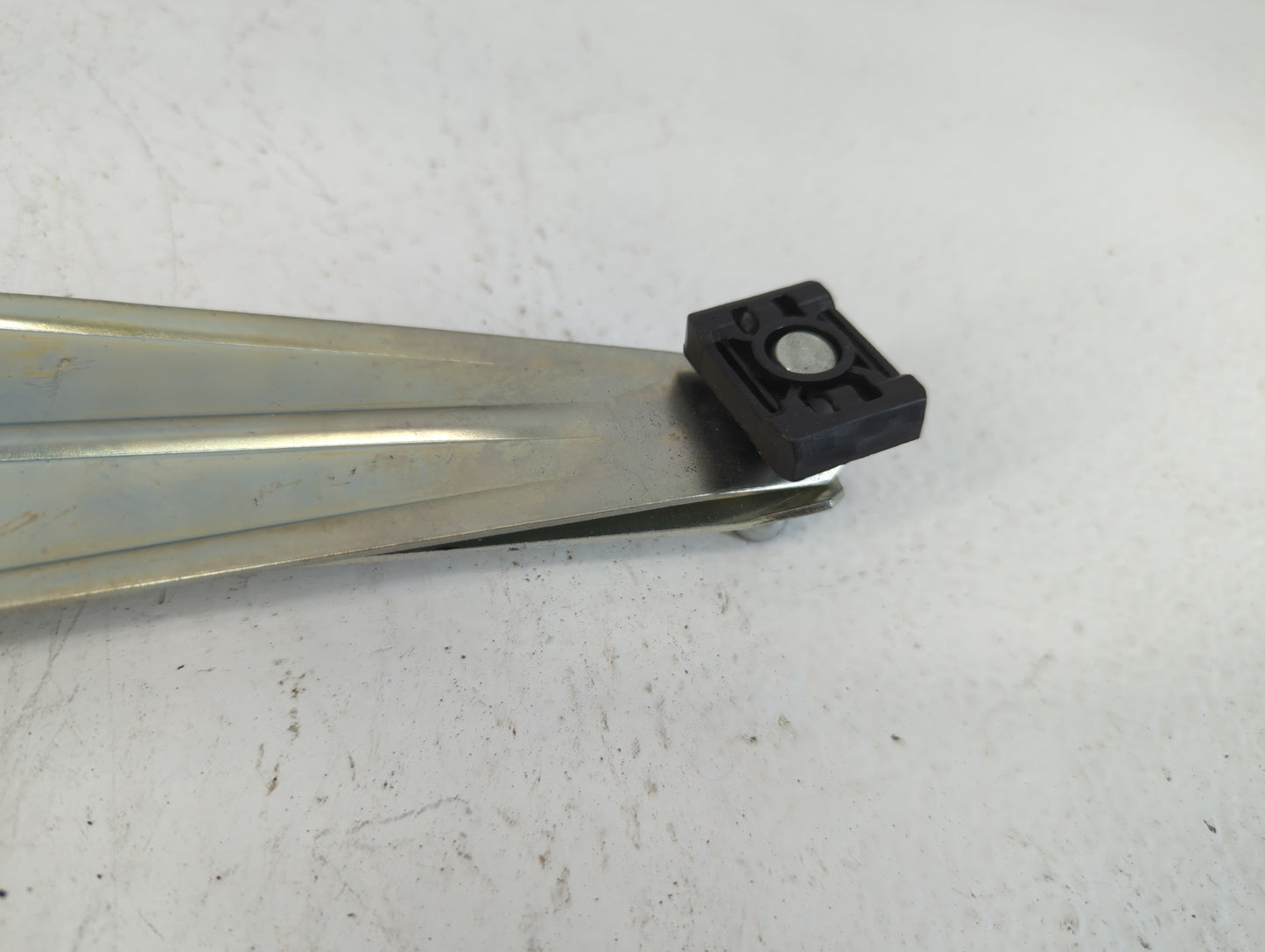 2004-2005 Chevrolet Venture Window Regulator Passenger Front - Oemusedautoparts1.com