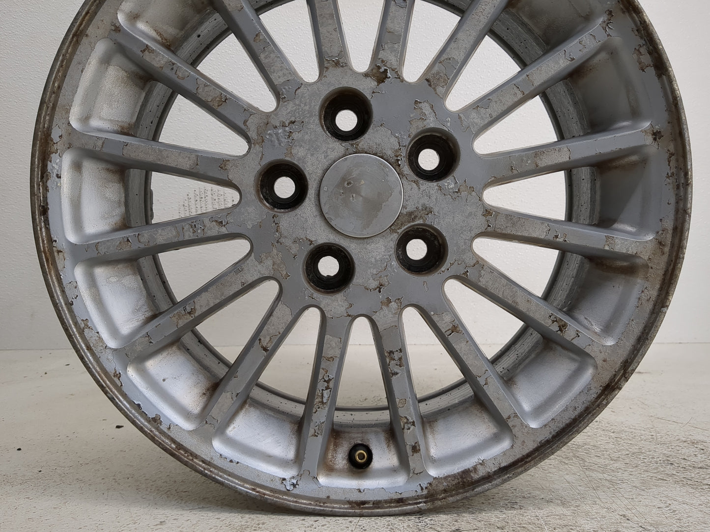2002-2004 Chrysler Concorde Oem Wheel Rim - Oemusedautoparts1.com