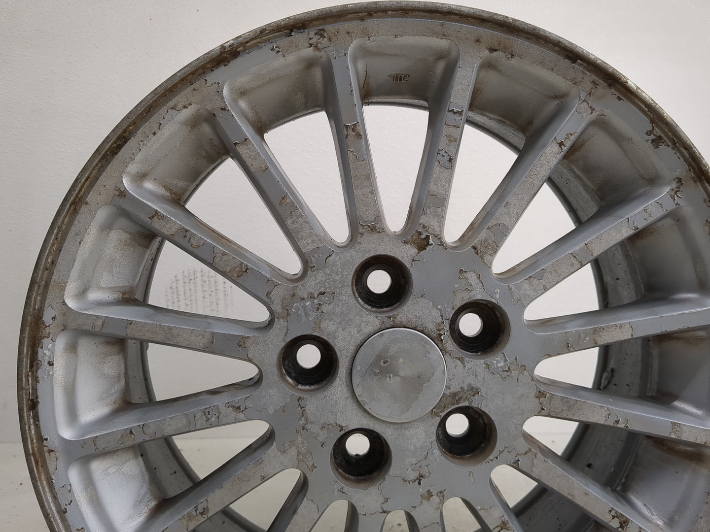 2002-2004 Chrysler Concorde Oem Wheel Rim 1223129 - Oemusedautoparts1.com