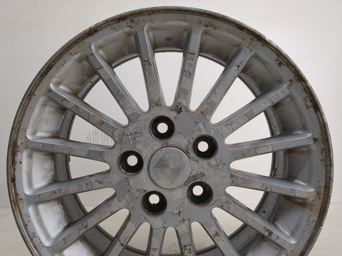 2002-2004 Chrysler Concorde Oem Wheel Rim 1223129 - Oemusedautoparts1.com
