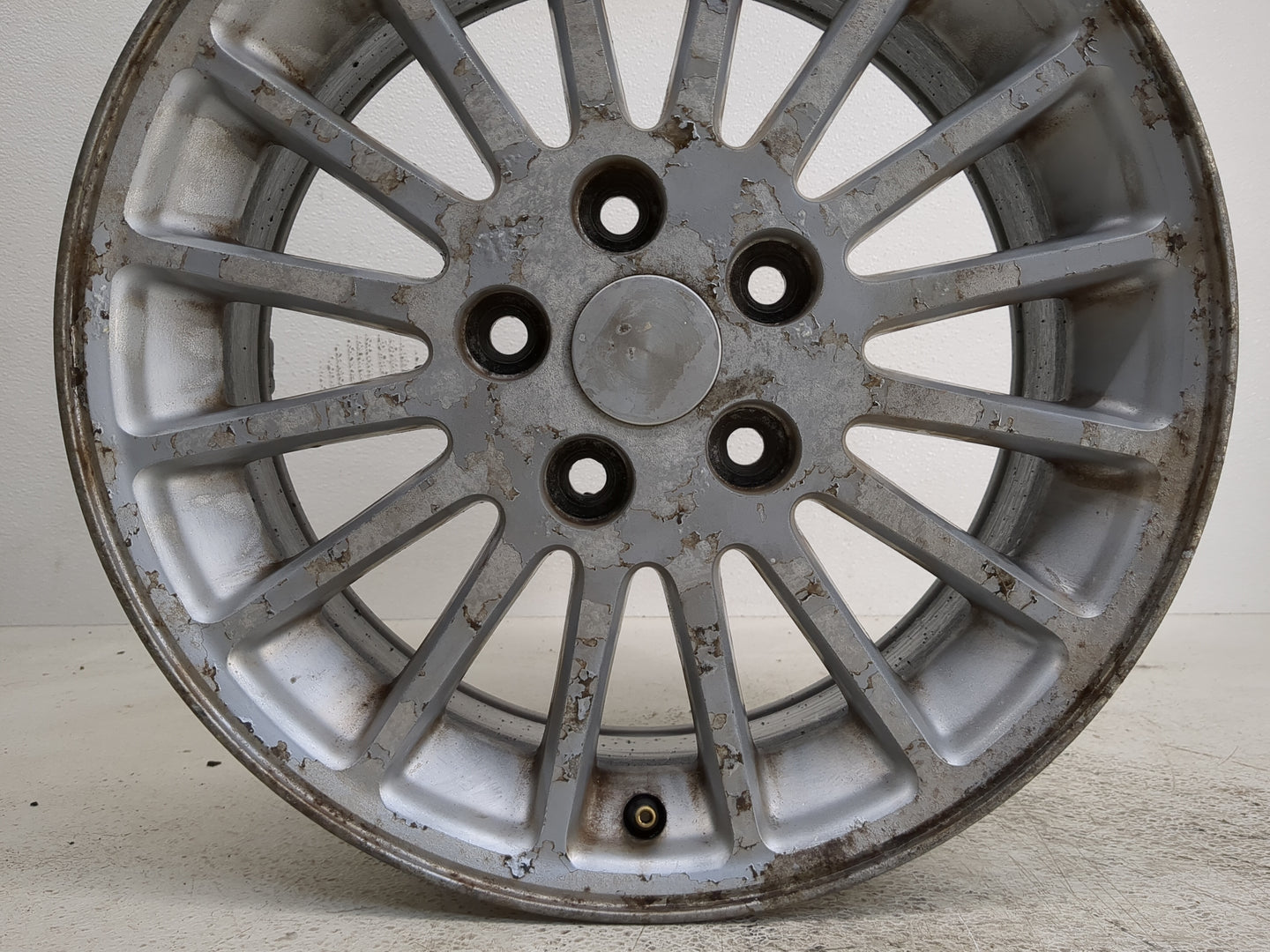 2002-2004 Chrysler Concorde Oem Wheel Rim 1223129 - Oemusedautoparts1.com