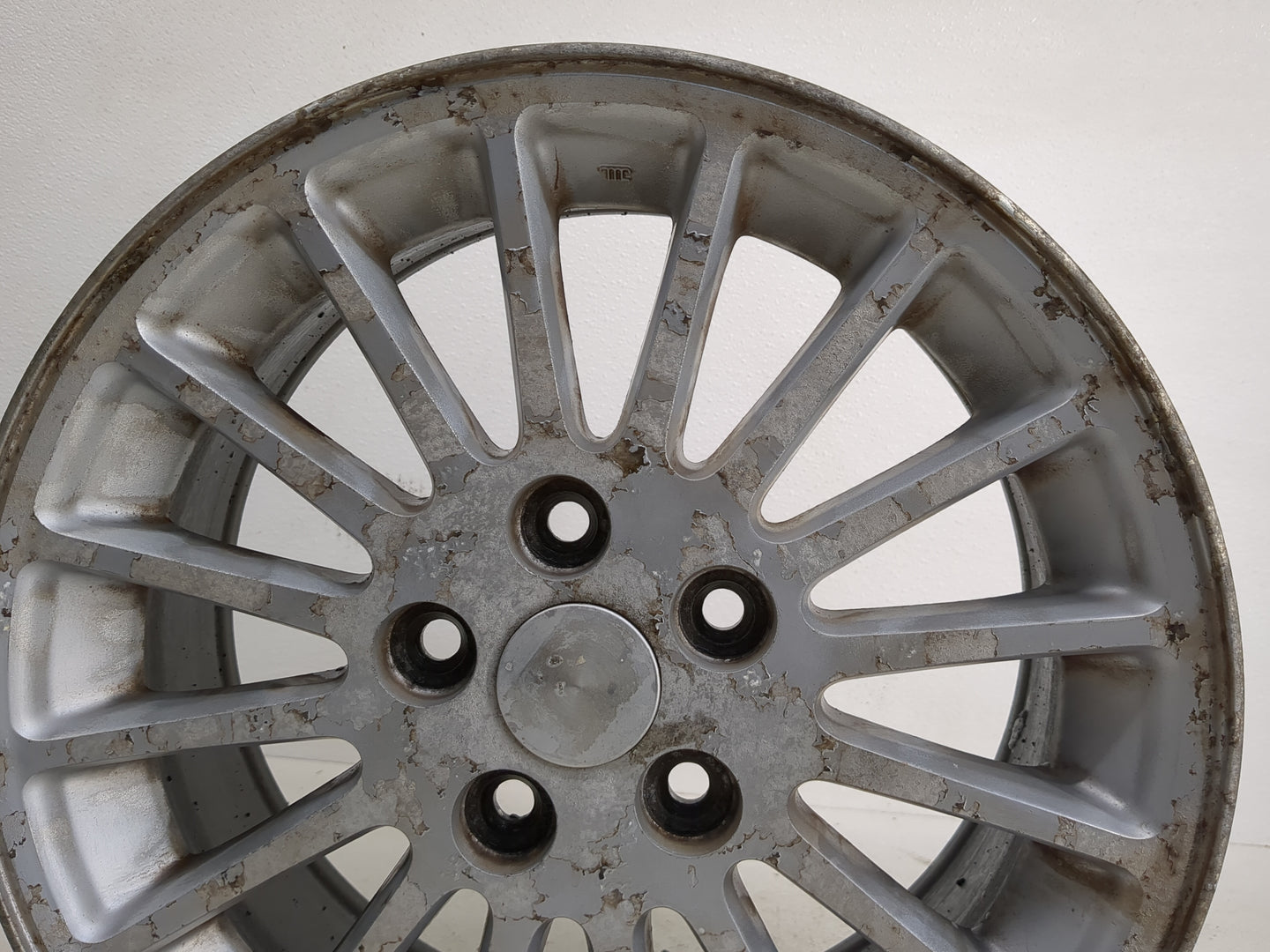 2002-2004 Chrysler Concorde Oem Wheel Rim 1223129 - Oemusedautoparts1.com