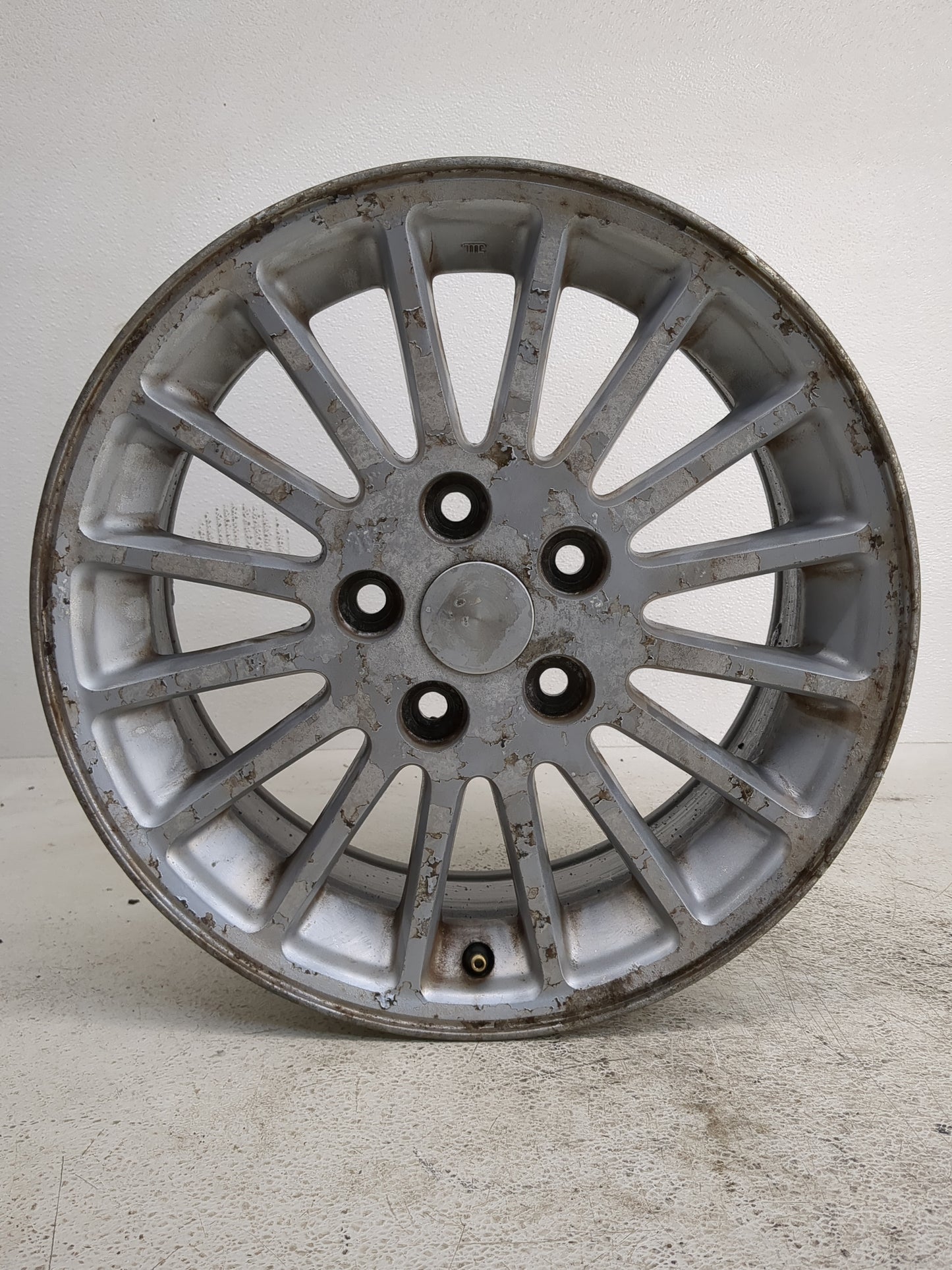 2002-2004 Chrysler Concorde Oem Wheel Rim 1223129 - Oemusedautoparts1.com