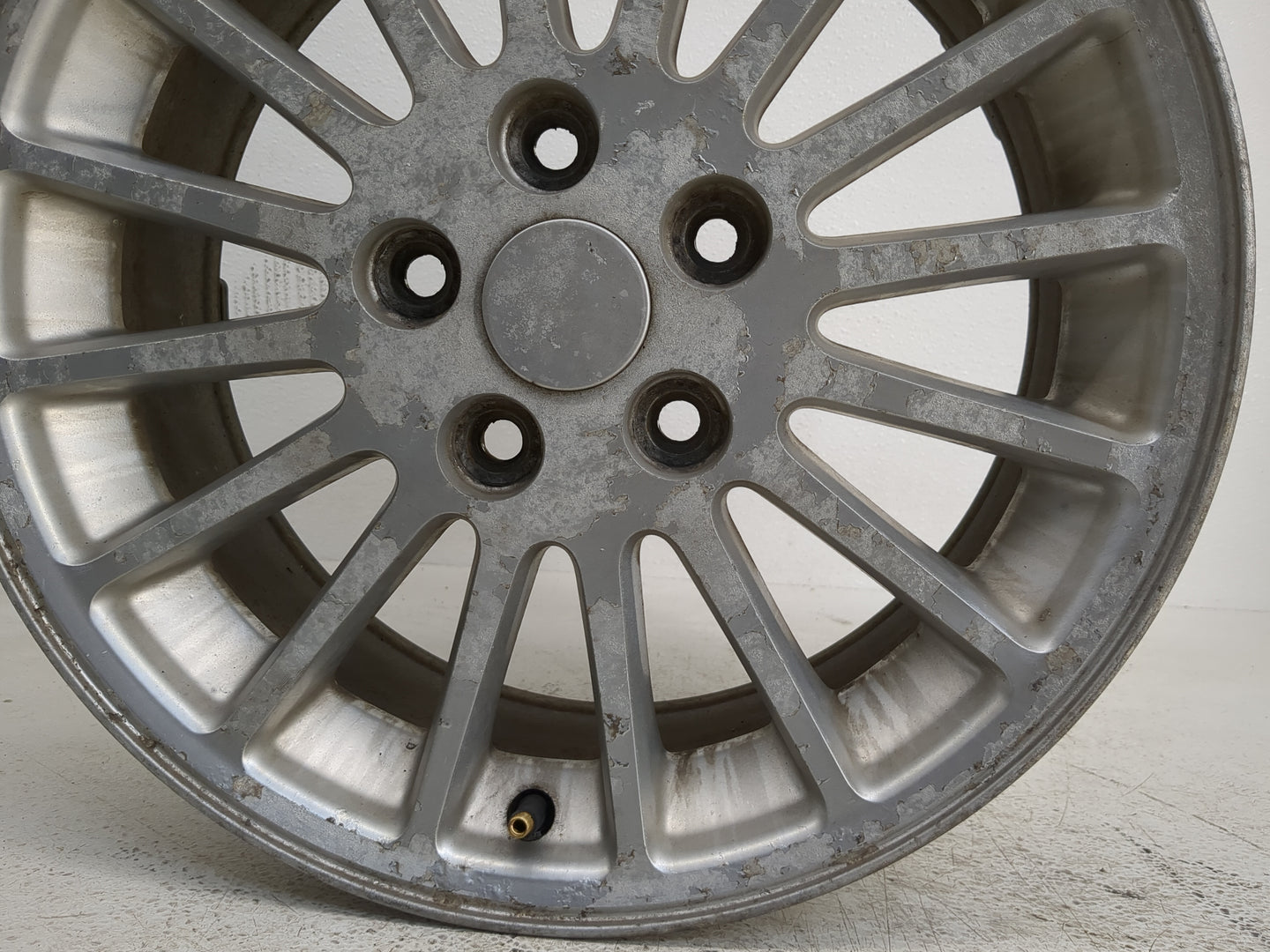 2002-2004 Chrysler Concorde Oem Wheel Rim 1223130 - Oemusedautoparts1.com
