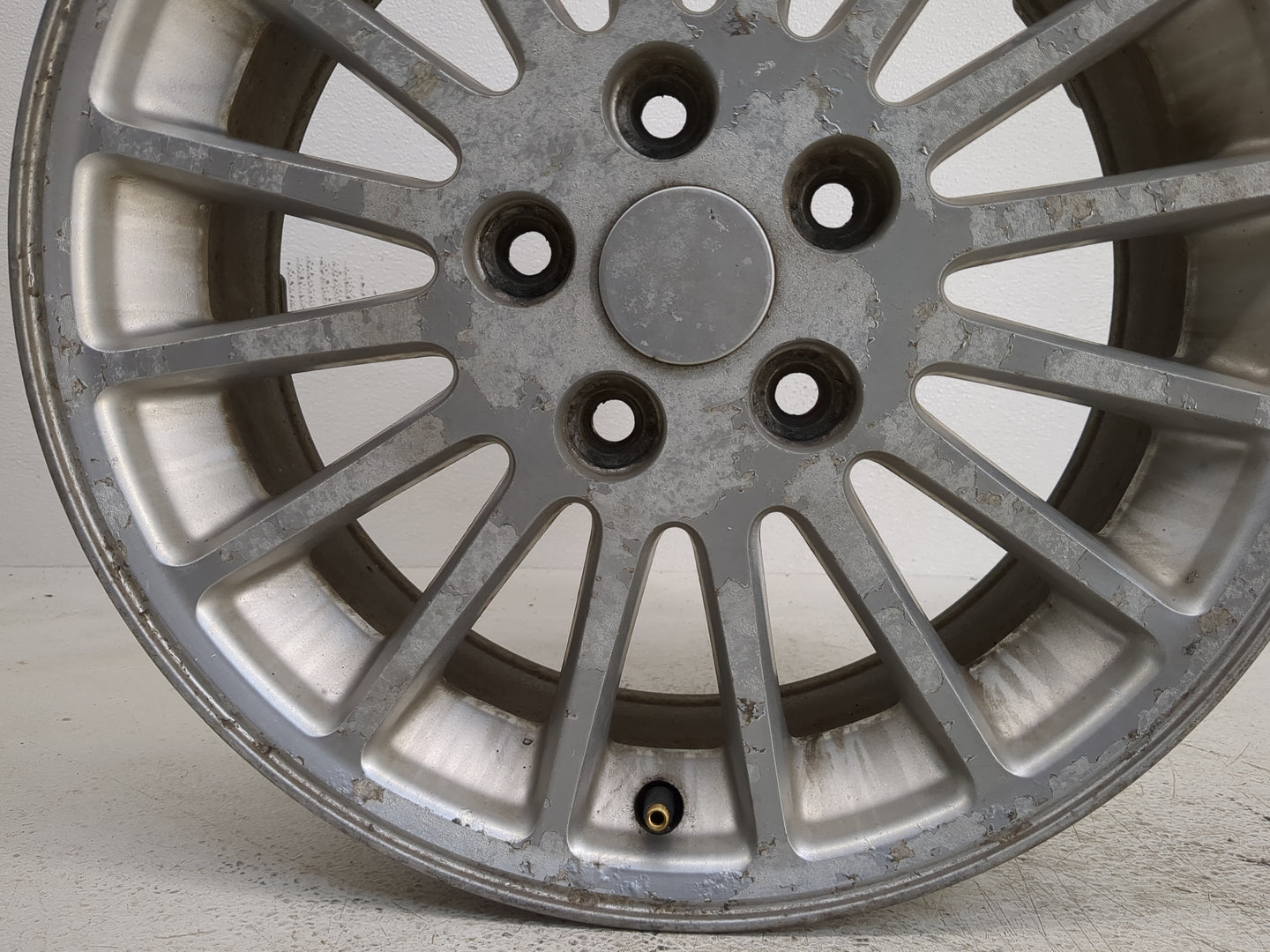 2002-2004 Chrysler Concorde Oem Wheel Rim 1223130 - Oemusedautoparts1.com