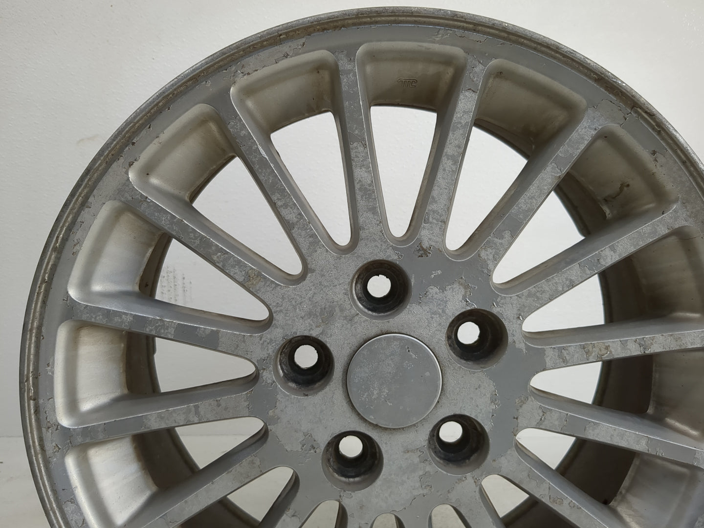 2002-2004 Chrysler Concorde Oem Wheel Rim 1223130 - Oemusedautoparts1.com