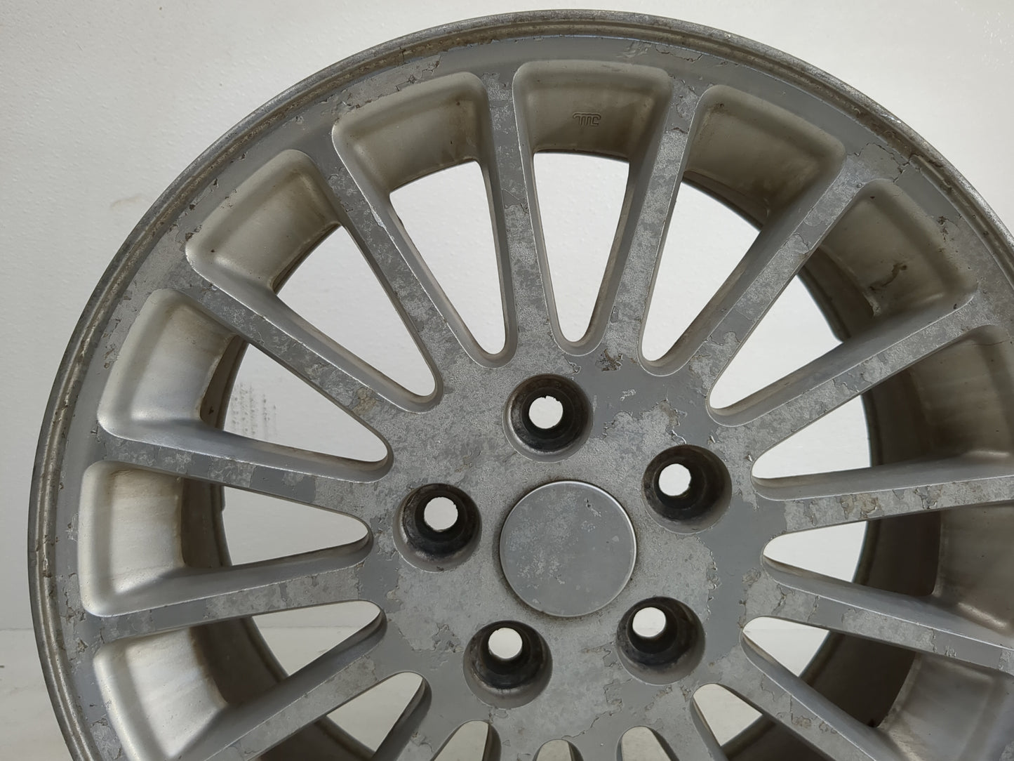 2002-2004 Chrysler Concorde Oem Wheel Rim 1223130 - Oemusedautoparts1.com