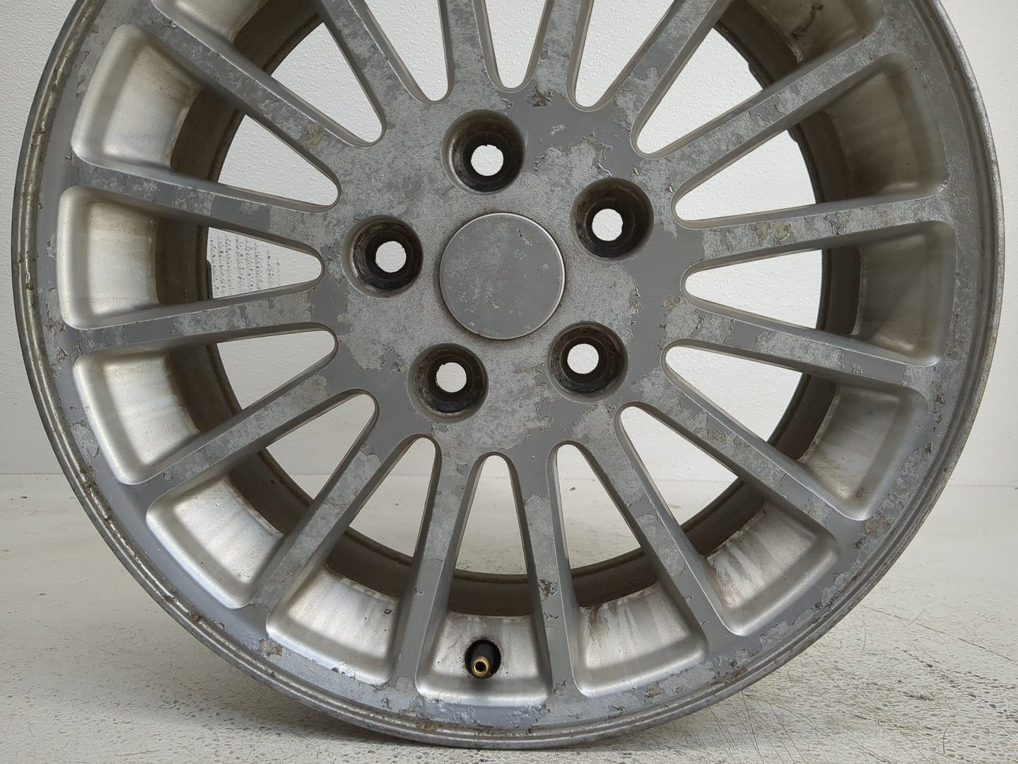2002-2004 Chrysler Concorde Oem Wheel Rim 1223130 - Oemusedautoparts1.com