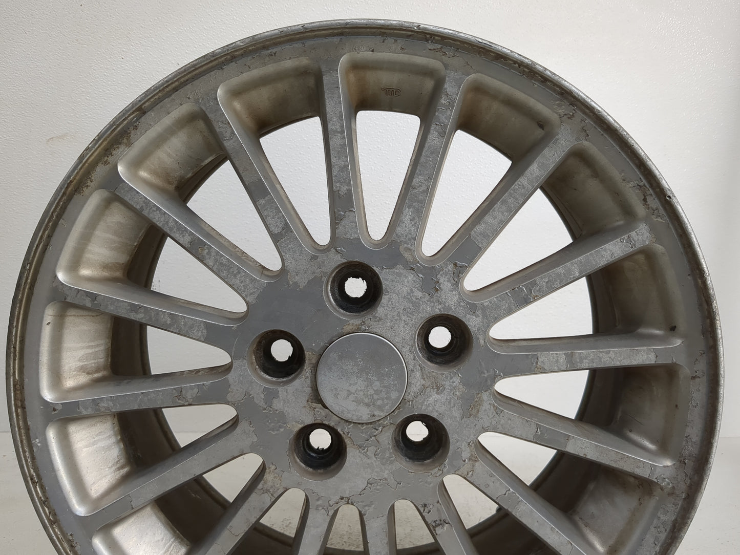 2002-2004 Chrysler Concorde Oem Wheel Rim 1223131 - Oemusedautoparts1.com