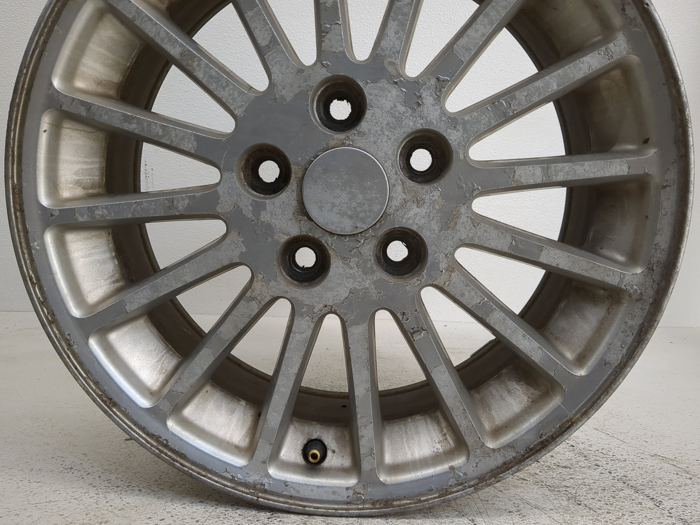 2002-2004 Chrysler Concorde Oem Wheel Rim 1223131 - Oemusedautoparts1.com