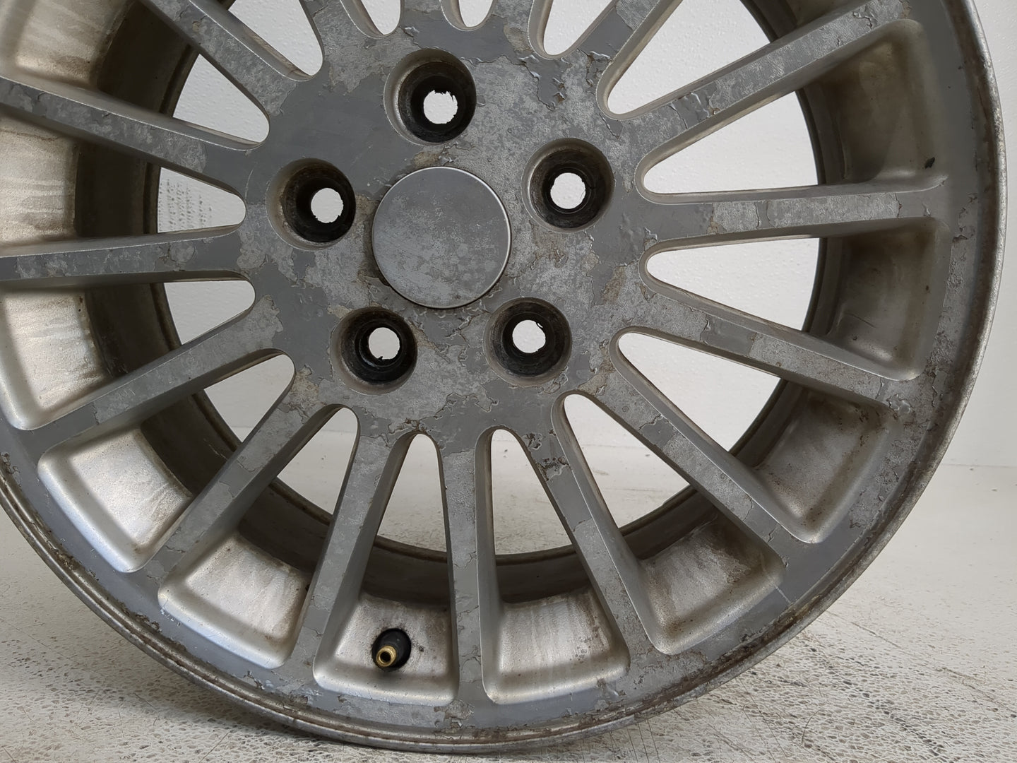 2002-2004 Chrysler Concorde Oem Wheel Rim 1223131 - Oemusedautoparts1.com
