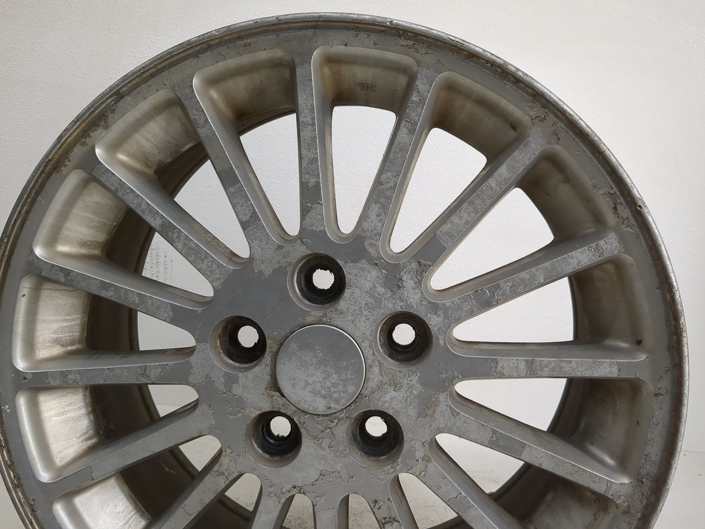 2002-2004 Chrysler Concorde Oem Wheel Rim 1223131 - Oemusedautoparts1.com