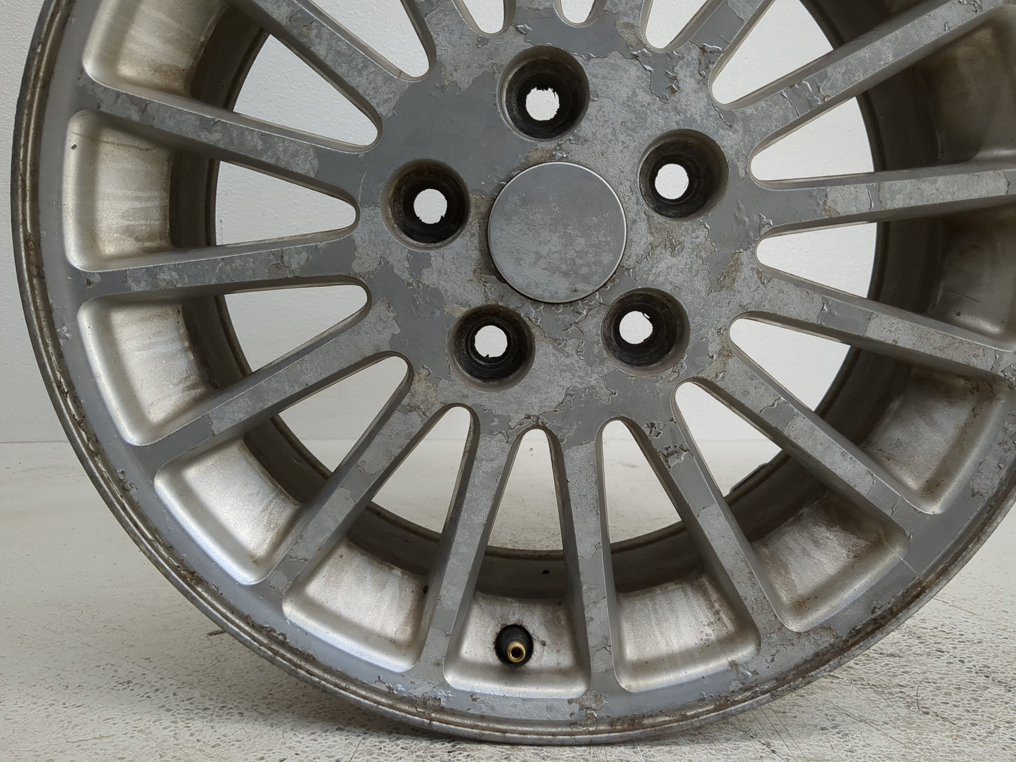 2002-2004 Chrysler Concorde Oem Wheel Rim - Oemusedautoparts1.com
