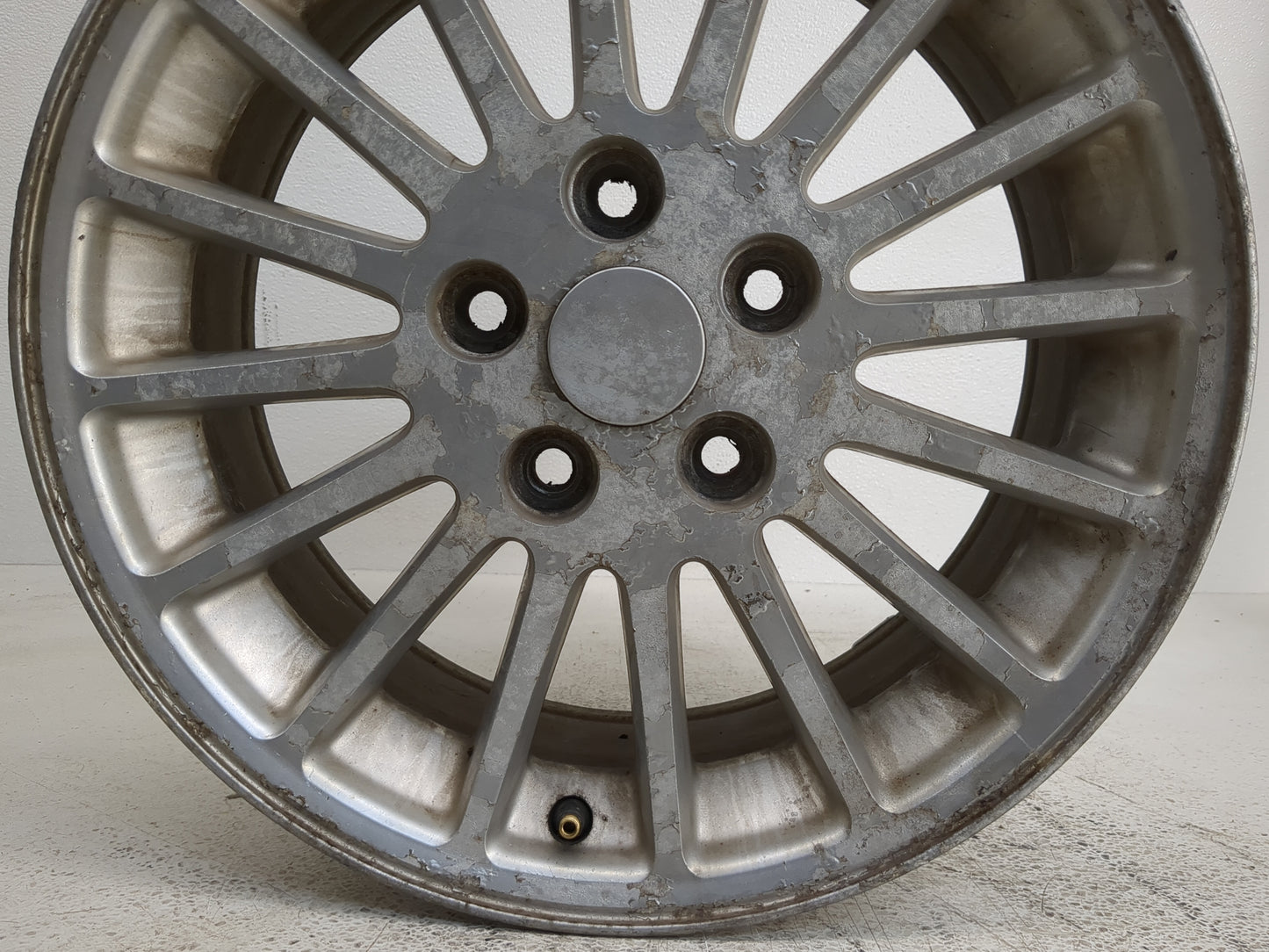2002-2004 Chrysler Concorde Oem Wheel Rim - Oemusedautoparts1.com