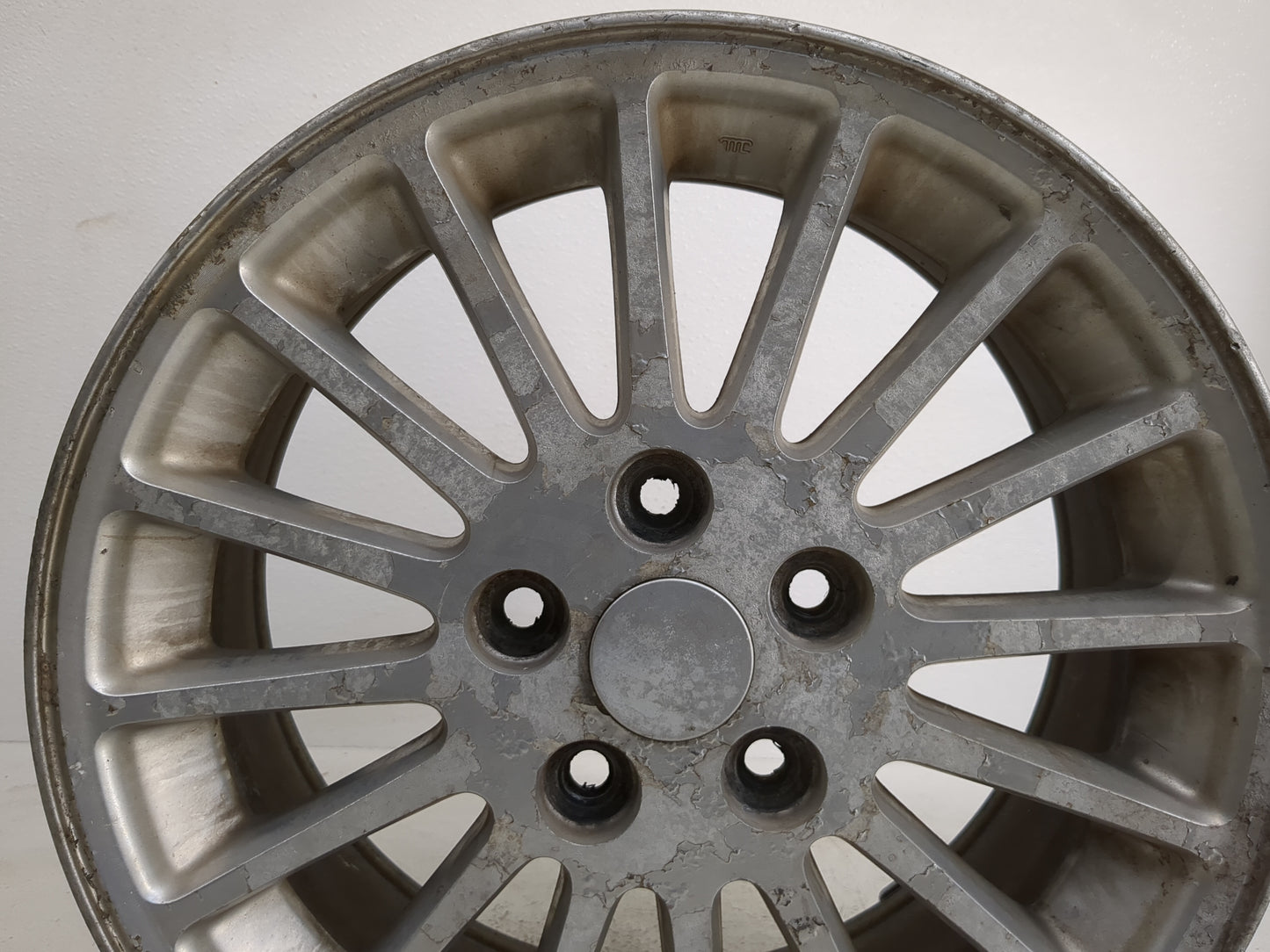 2002-2004 Chrysler Concorde Oem Wheel Rim 1223131 - Oemusedautoparts1.com