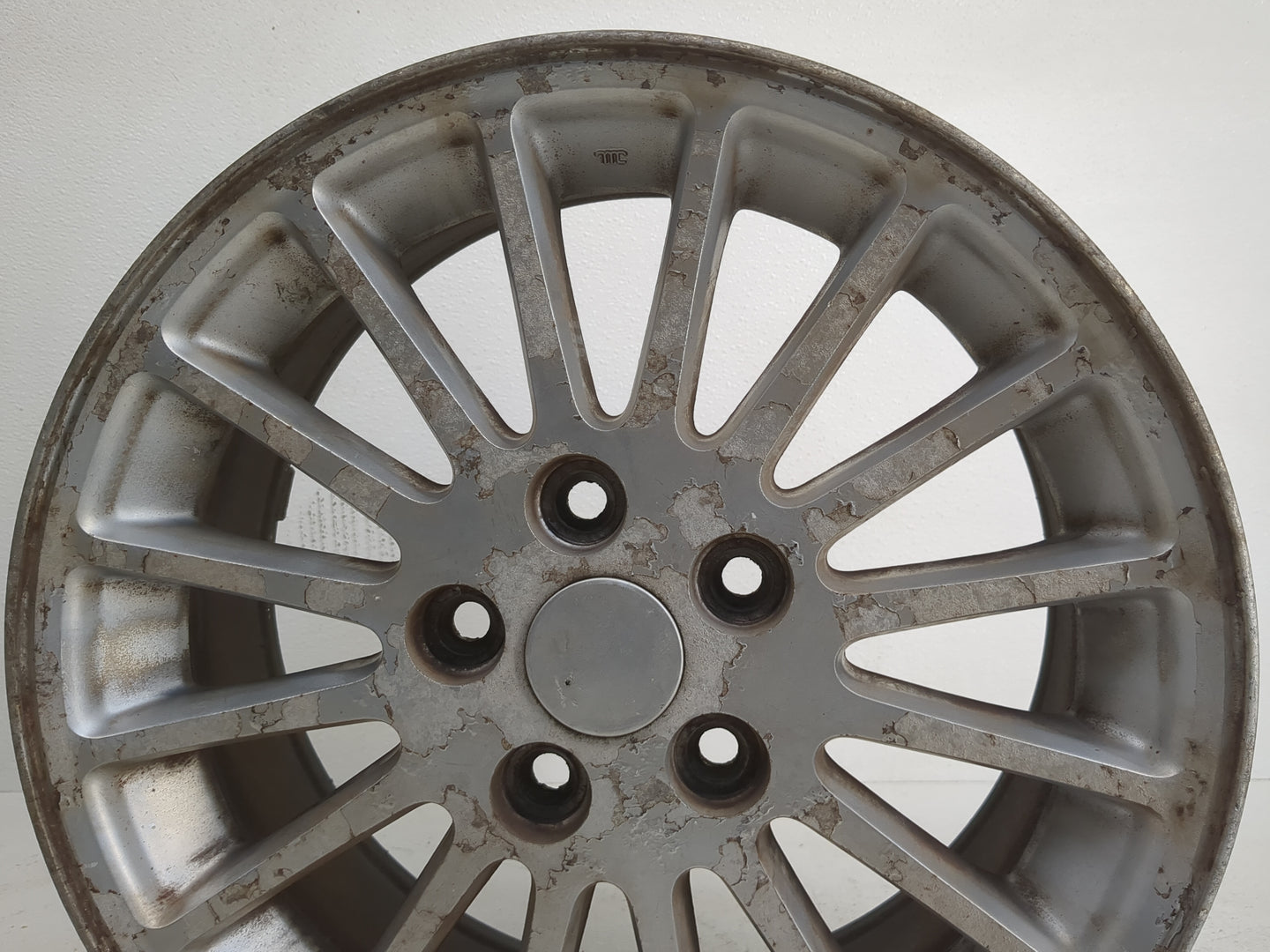 2002-2004 Chrysler Concorde Oem Wheel Rim 1223132 - Oemusedautoparts1.com