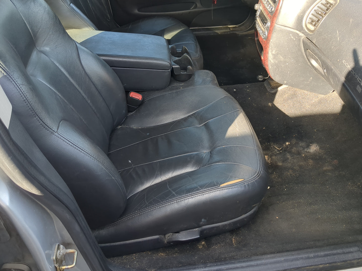 2004-2004 Chrysler Concorde Passenger Front Seat Oem - Oemusedautoparts1.com
