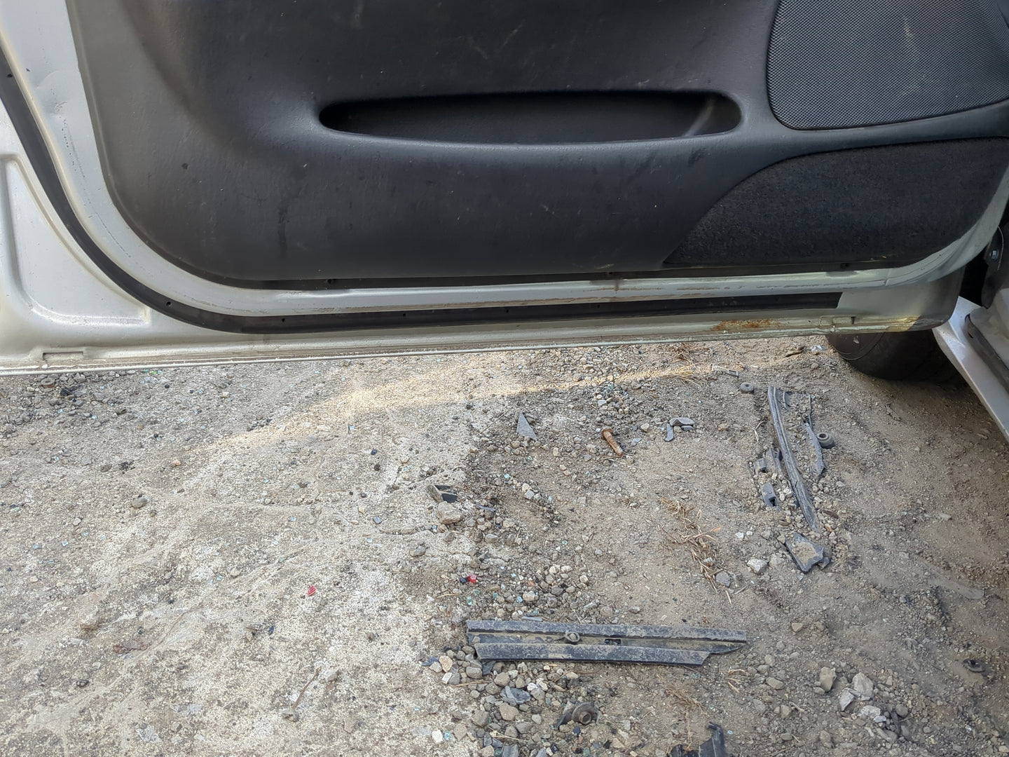 1998-2004 Chrysler Concorde Driver Front Door Oem - Oemusedautoparts1.com