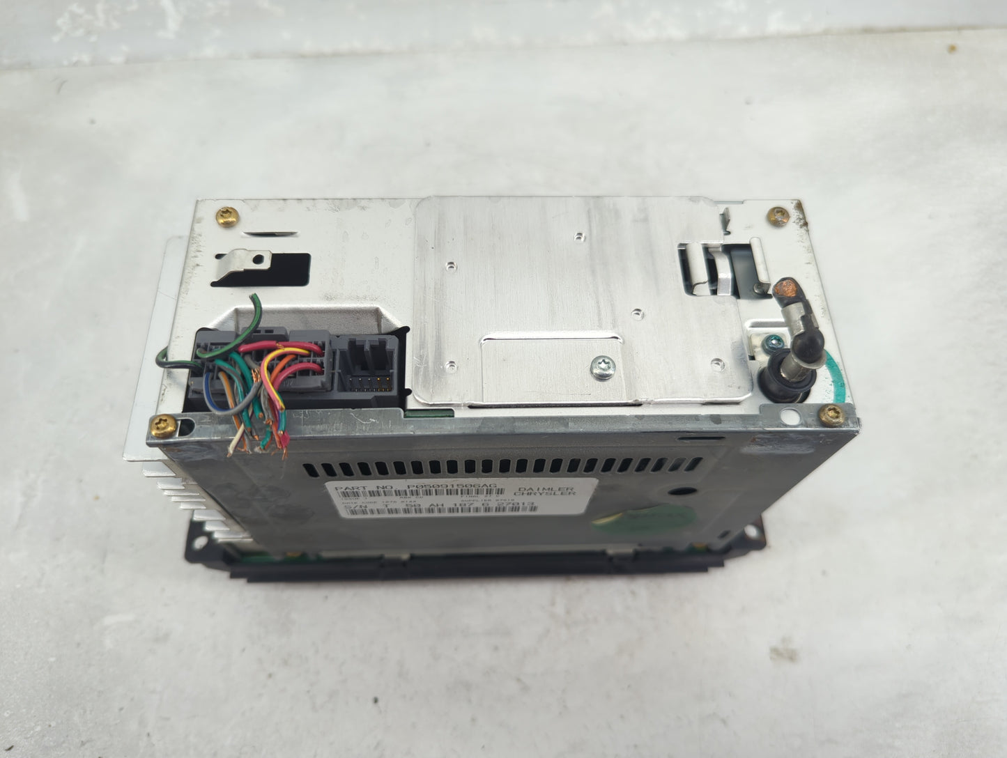2002-2004 Chrysler Concorde Radio AM FM Cd Player Receiver Replacement P/N:P05091506AG Fits OEM Used Auto Parts - Oemusedaut