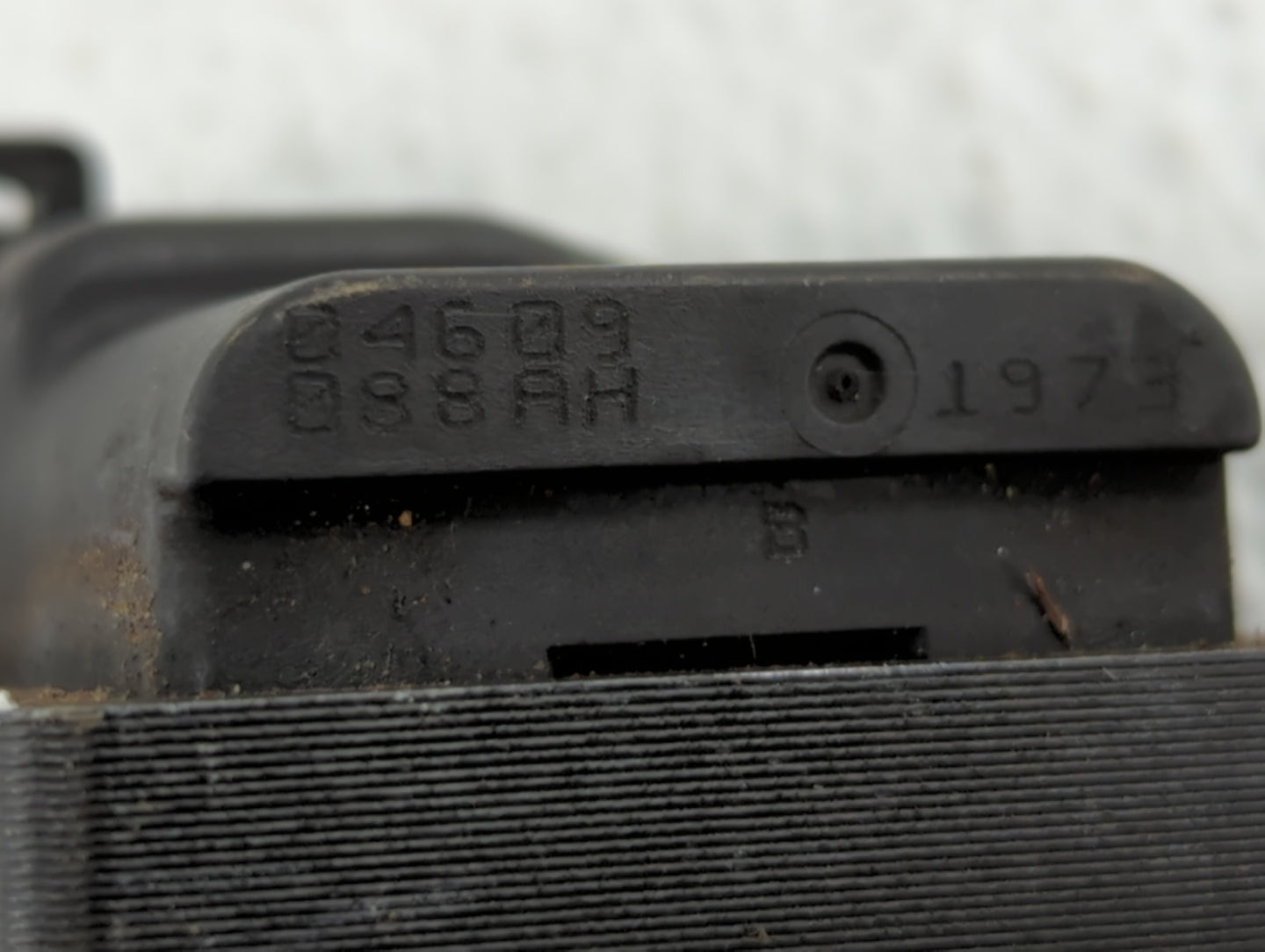 2004-2004 Chrysler Concorde Ignition Coil Igniter Pack - Oemusedautoparts1.com