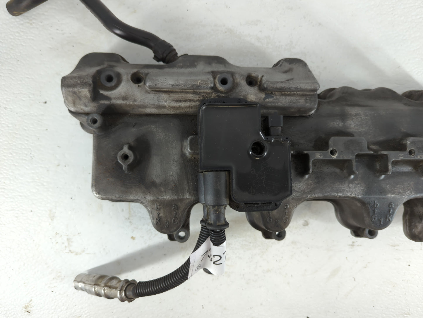 2004 Chrysler Crossfire Driver Left Cylinder Head Valve Cover P/N:A 112 016 06 05 Fits OEM Used Auto Parts - Oemusedautopart