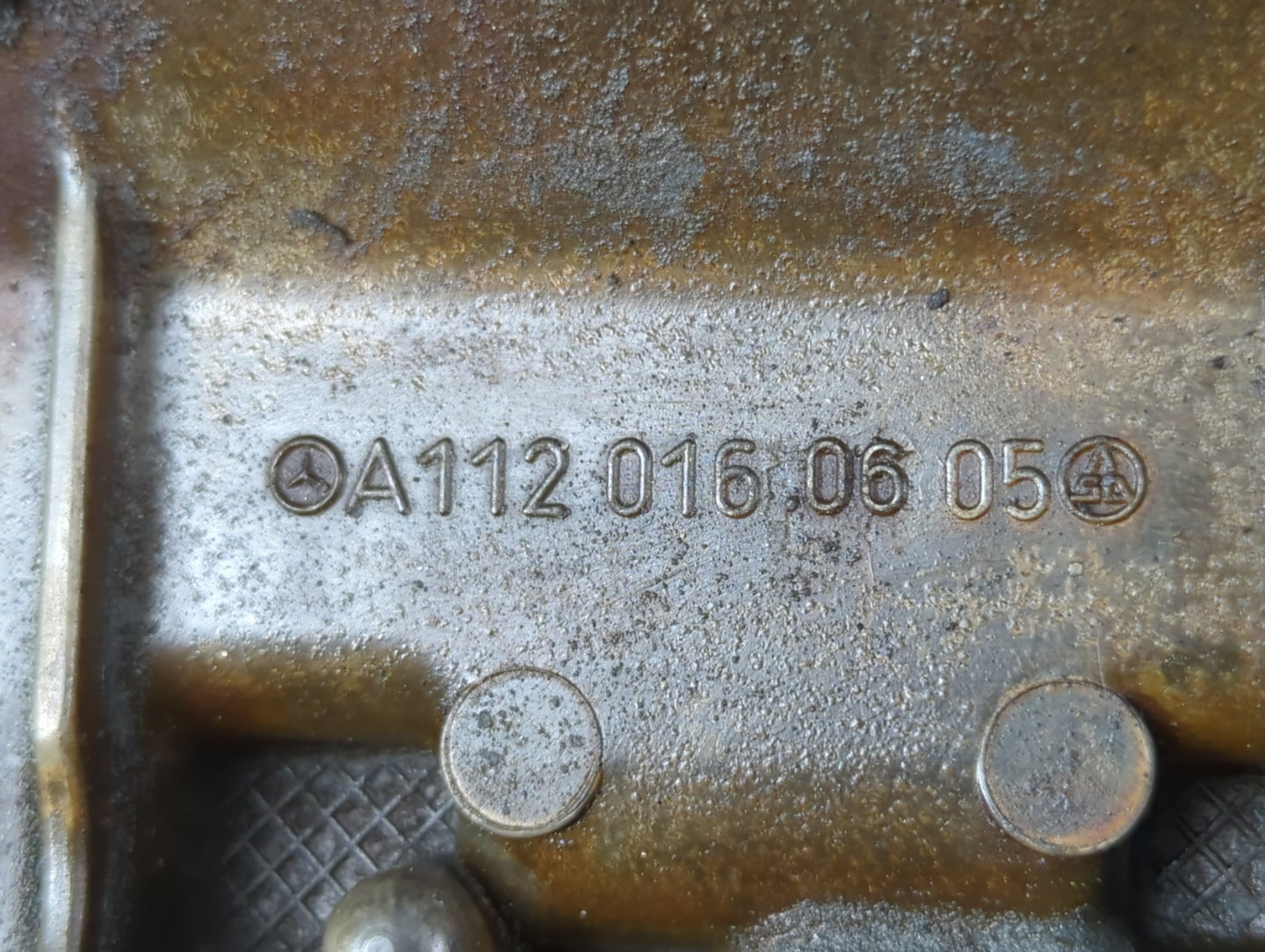 2004 Chrysler Crossfire Driver Left Cylinder Head Valve Cover P/N:A 112 016 06 05 Fits OEM Used Auto Parts - Oemusedautopart