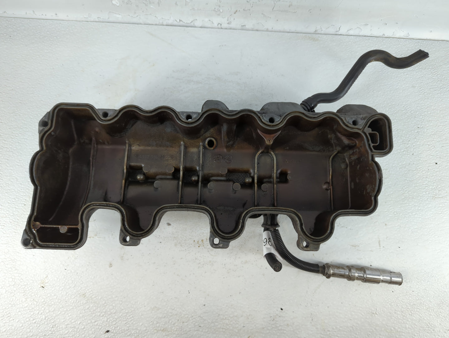 2004 Chrysler Crossfire Driver Left Cylinder Head Valve Cover P/N:A 112 016 06 05 Fits OEM Used Auto Parts - Oemusedautopart