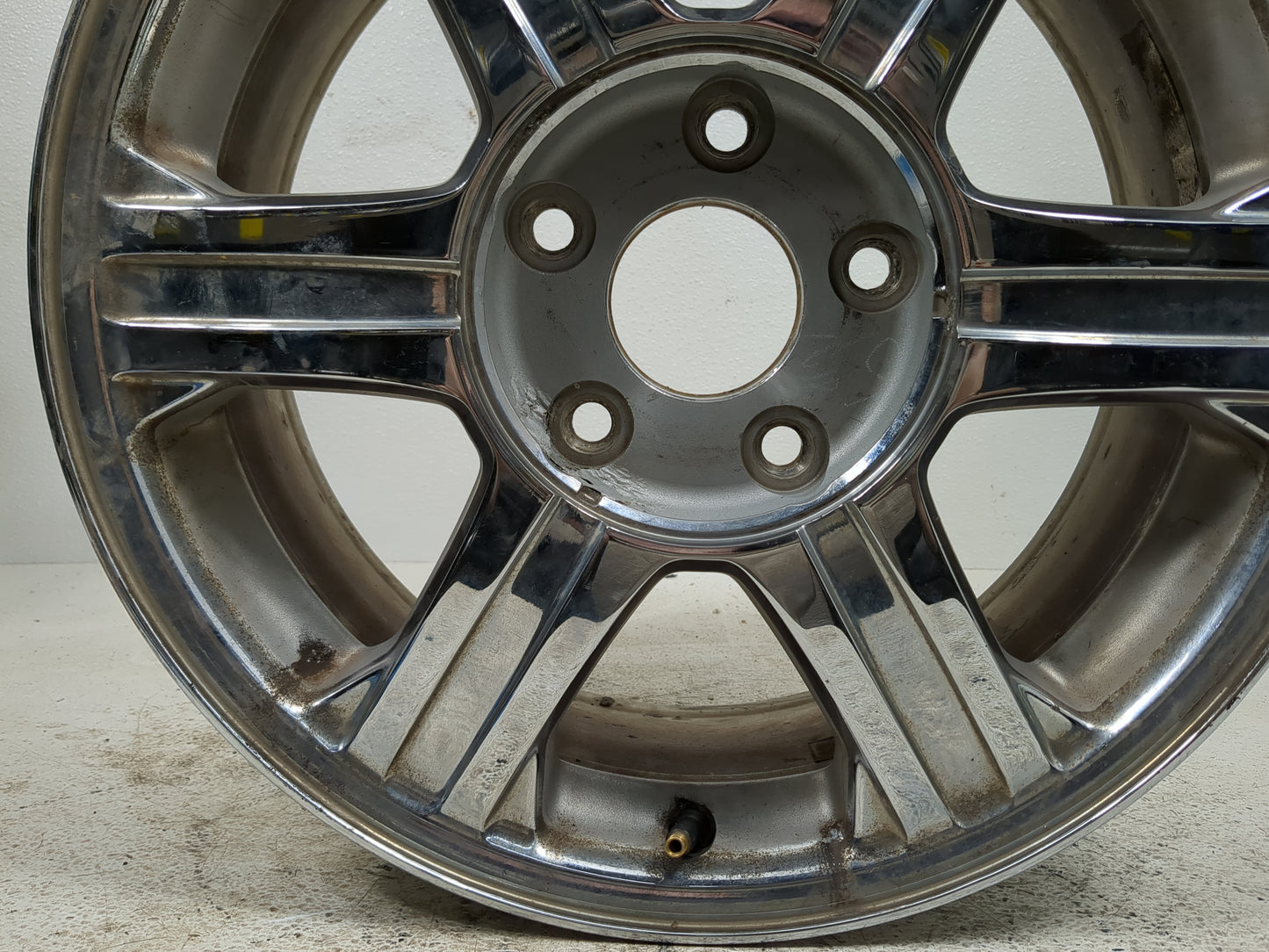 2004-2008 Chrysler Pacifica Oem Wheel Rim 1218948 - Oemusedautoparts1.com