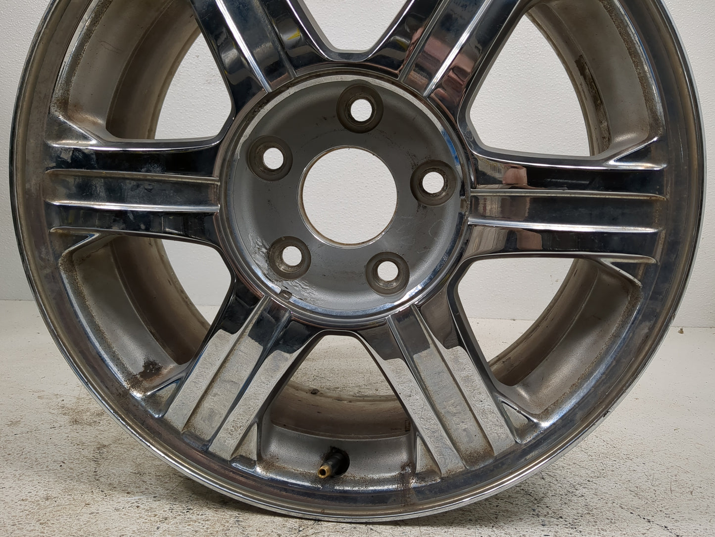 2004-2008 Chrysler Pacifica Oem Wheel Rim 1218948 - Oemusedautoparts1.com