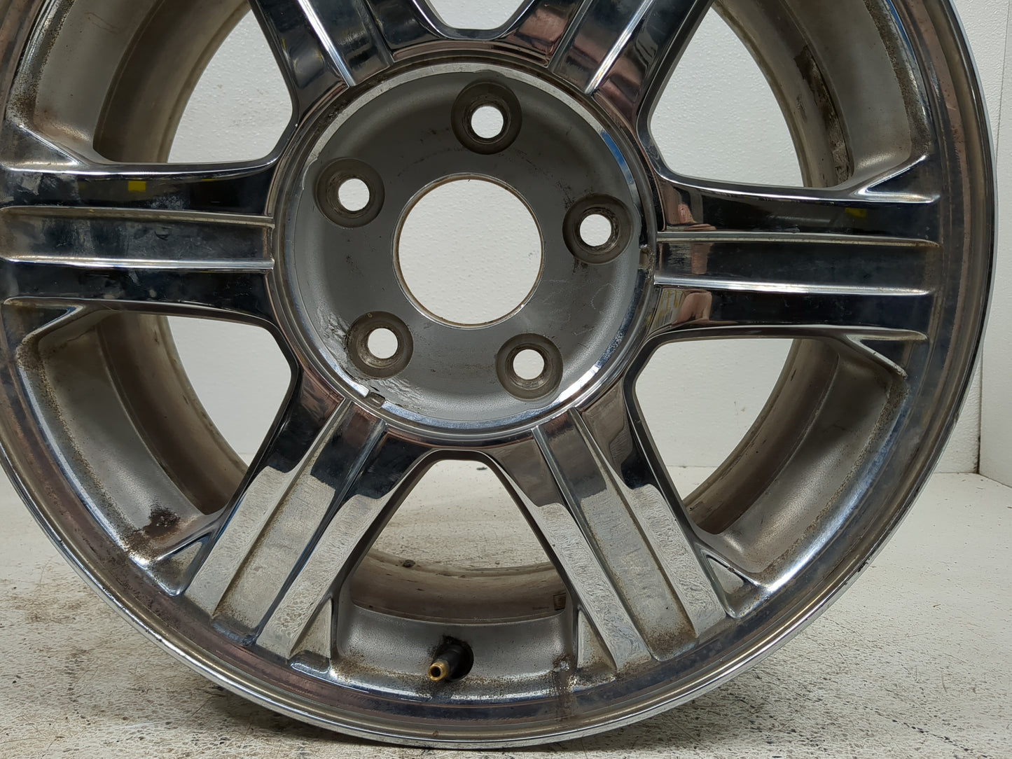 2004-2008 Chrysler Pacifica Oem Wheel Rim 1218948 - Oemusedautoparts1.com