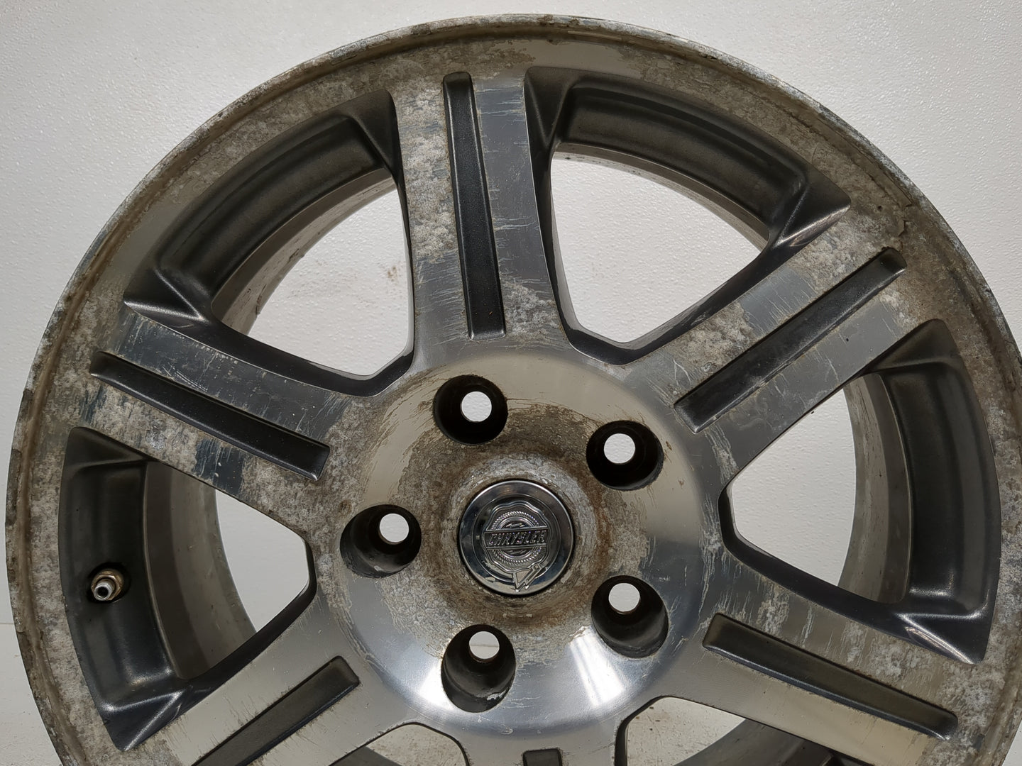 2004-2008 Chrysler Pacifica Oem Wheel Rim 1218949 - Oemusedautoparts1.com
