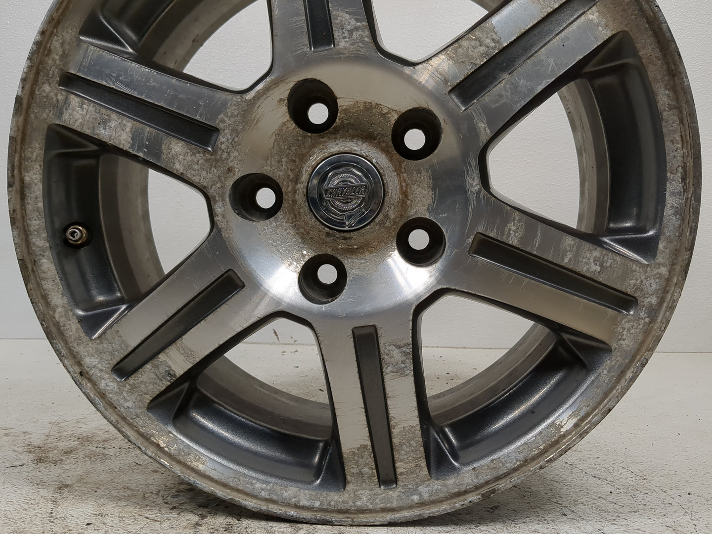 2004-2008 Chrysler Pacifica Oem Wheel Rim 1218949 - Oemusedautoparts1.com