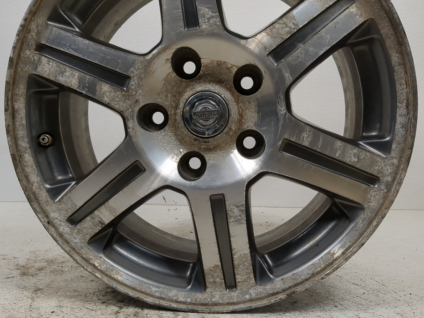 2004-2008 Chrysler Pacifica Oem Wheel Rim 1218949 - Oemusedautoparts1.com