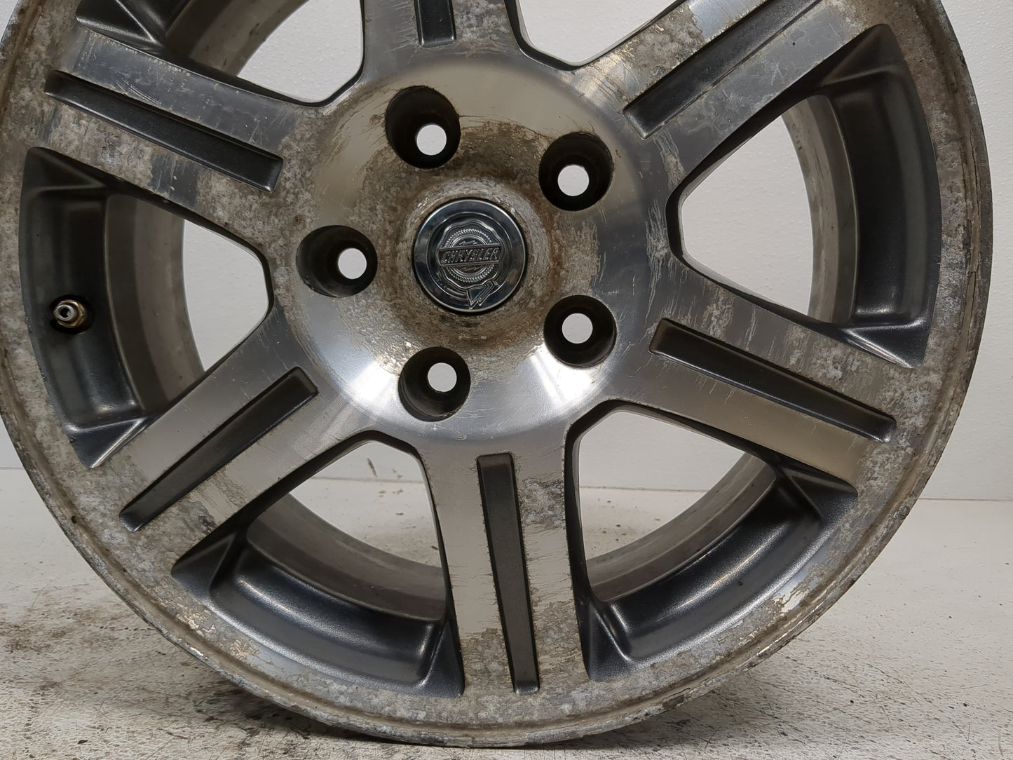 2004-2008 Chrysler Pacifica Oem Wheel Rim 1218949 - Oemusedautoparts1.com