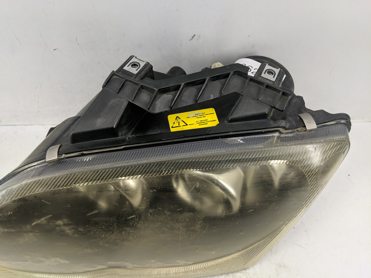 2004-2006 Chrysler Pacifica Driver Left Oem Head Light Headlight Lamp - Oemusedautoparts1.com