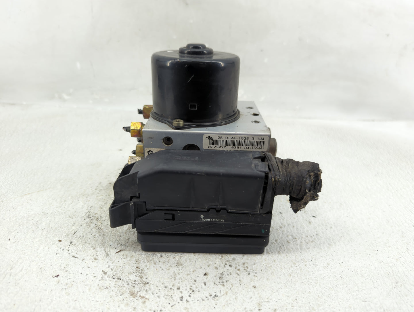 2004 Chrysler Pacifica ABS Pump Control Module Replacement P/N:00002316E0 Fits OEM Used Auto Parts - Oemusedautoparts1.com
