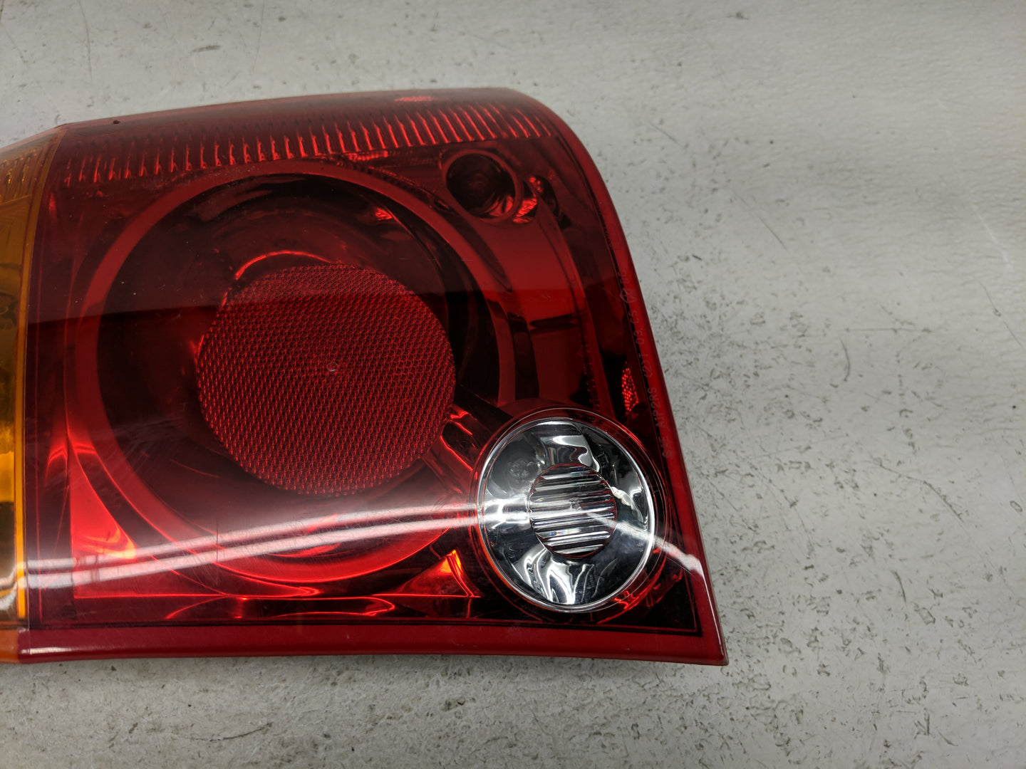 2004 Chrysler Pacifica Tail Light Assembly Passenger Right OEM Fits OEM Used Auto Parts - Oemusedautoparts1.com