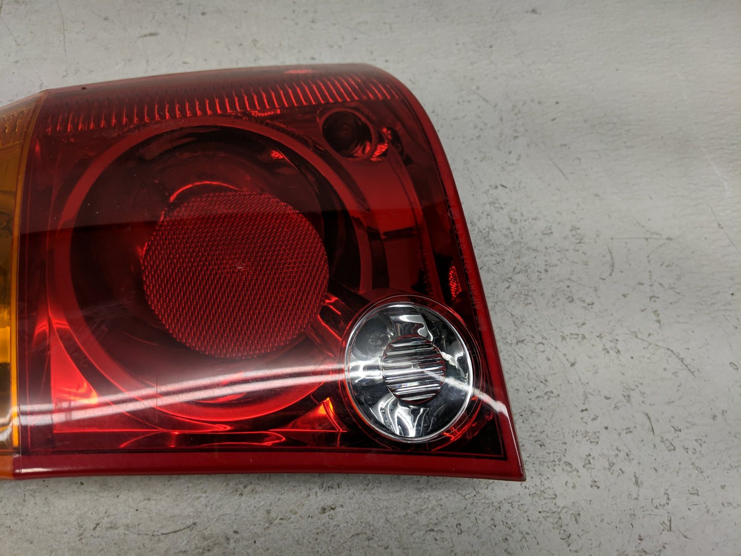 2004 Chrysler Pacifica Tail Light Assembly Passenger Right OEM Fits OEM Used Auto Parts - Oemusedautoparts1.com