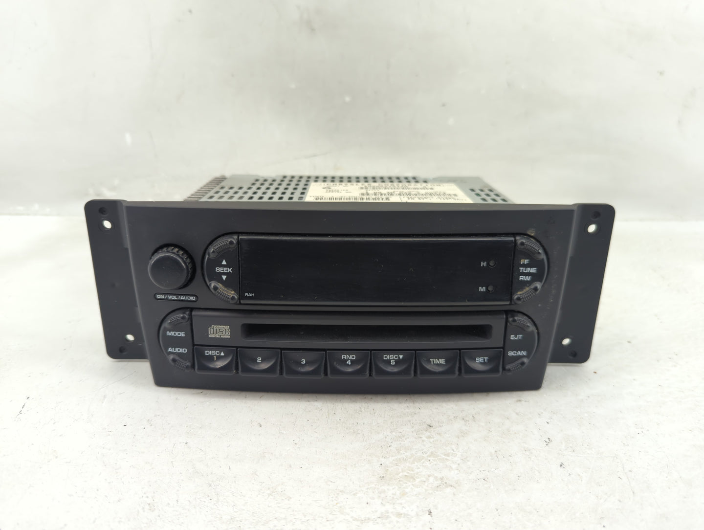 2004-2008 Chrysler Pacifica Radio AM FM Cd Player Receiver Replacement P/N:P05082764AD Fits Fits 2004 2005 2006 2007 2008 OE
