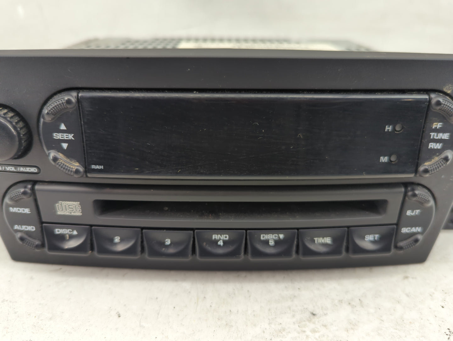 2004-2008 Chrysler Pacifica Radio AM FM Cd Player Receiver Replacement P/N:P05082764AD Fits Fits 2004 2005 2006 2007 2008 OE