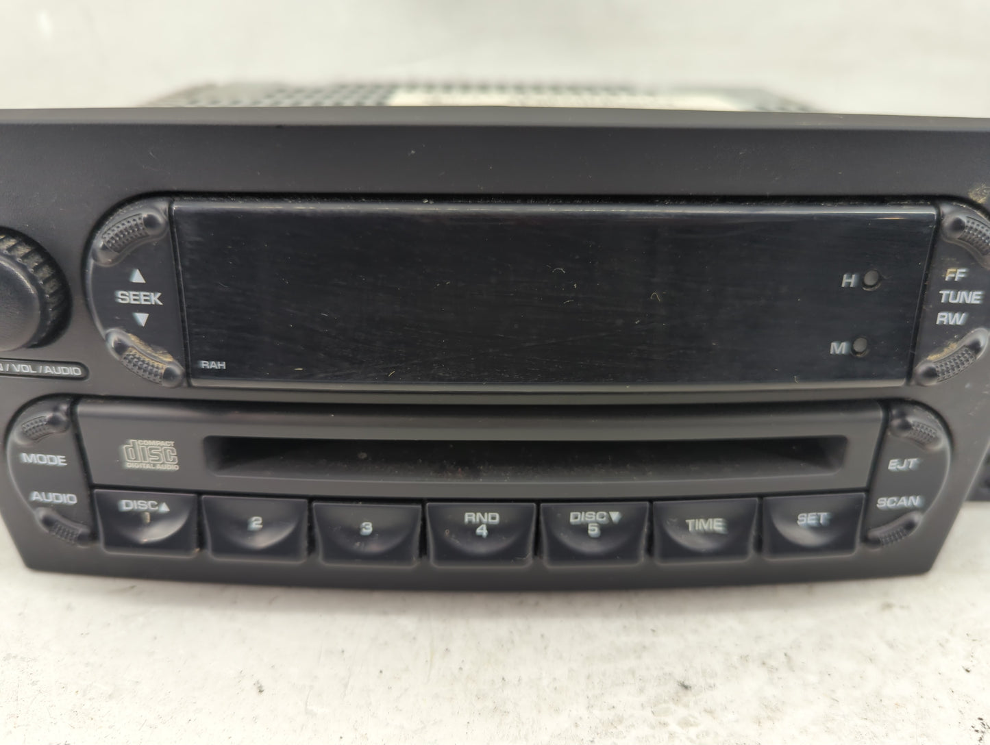 2004-2008 Chrysler Pacifica Radio AM FM Cd Player Receiver Replacement P/N:P05082764AD Fits Fits 2004 2005 2006 2007 2008 OE