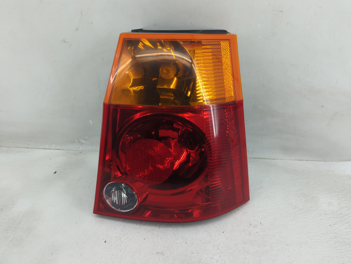 2004 Chrysler Pacifica Tail Light Assembly Passenger Right OEM Fits OEM Used Auto Parts - Oemusedautoparts1.com